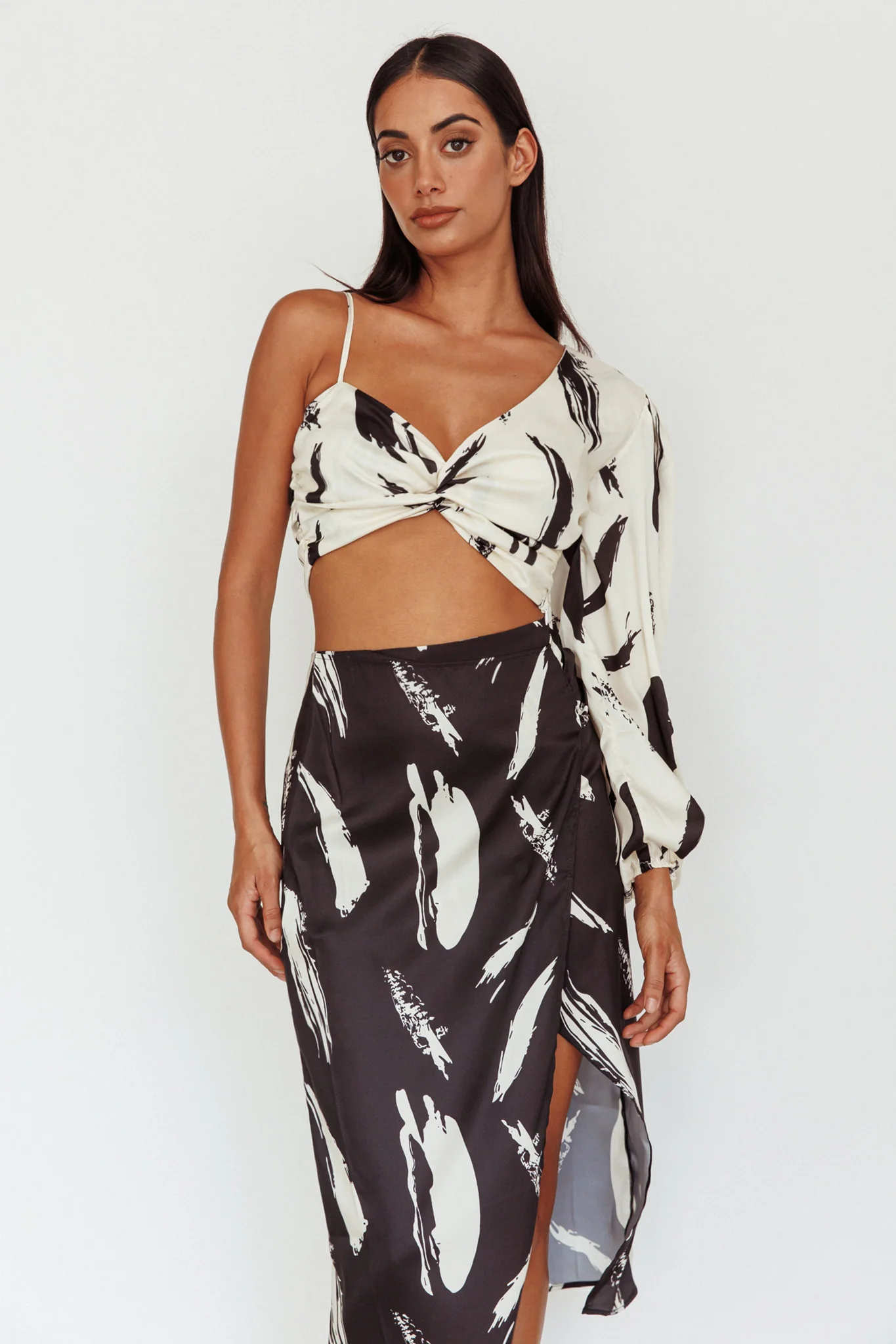 Amina Twist Bust Crop Top Printed Off White - Image 4