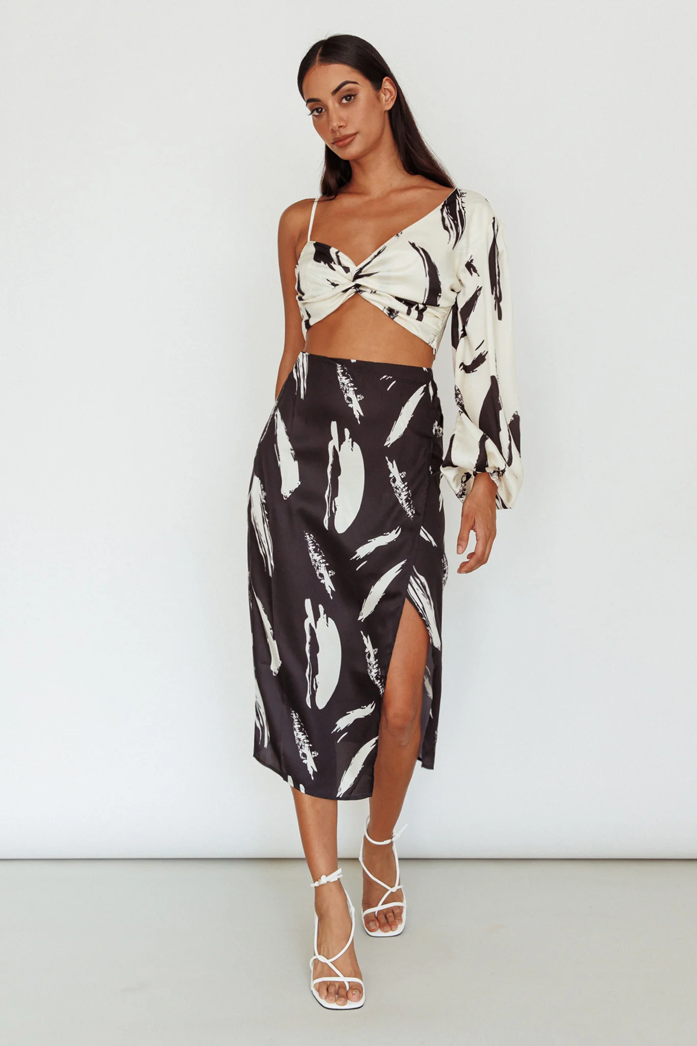 Amina Twist Bust Crop Top Printed Off White - Image 5
