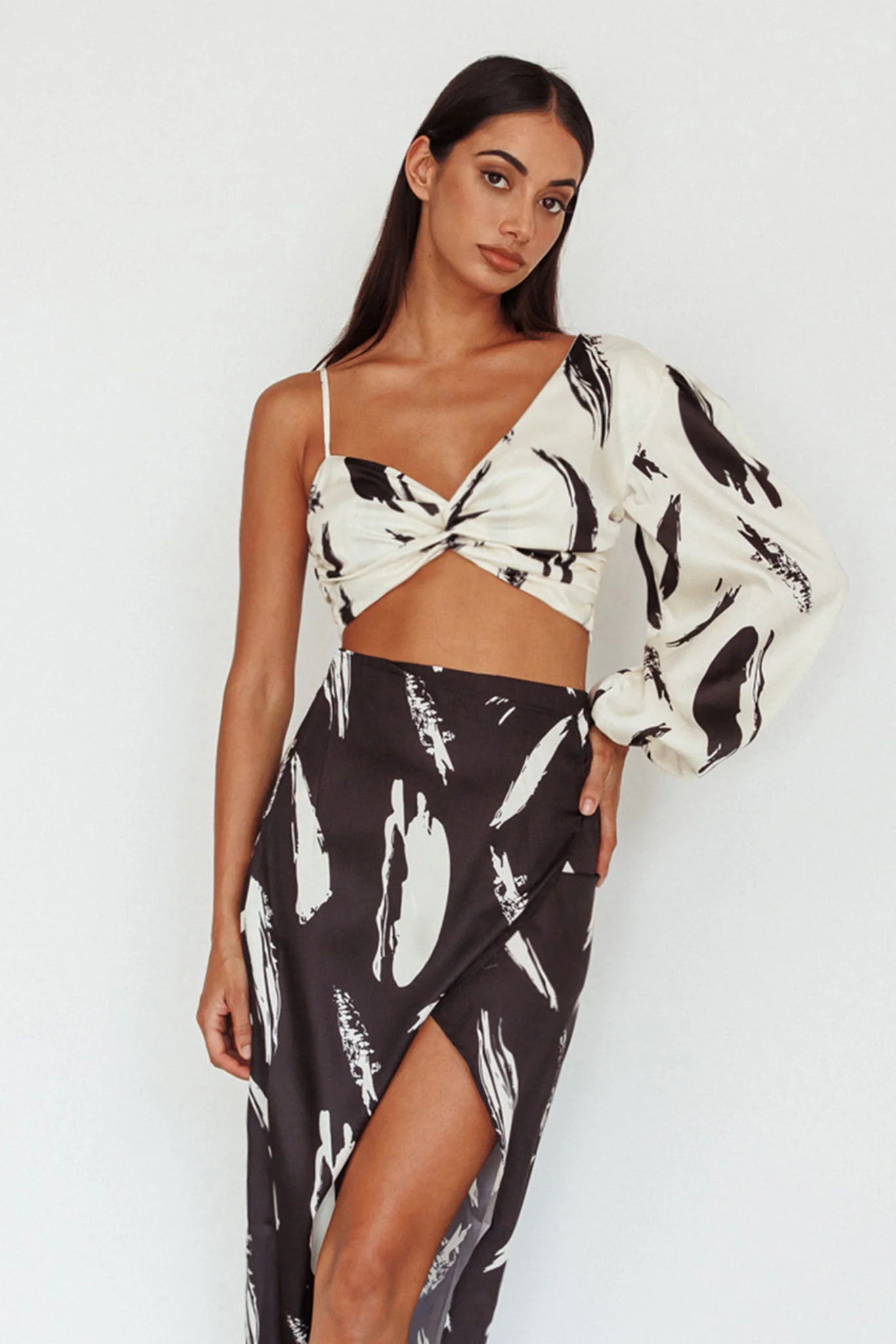 Amina Twist Bust Crop Top Printed Off White - Image 6
