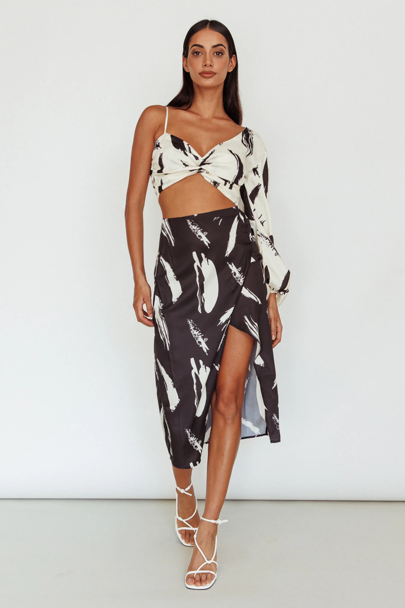 Amina Twist Bust Crop Top Printed Off White - Image 8