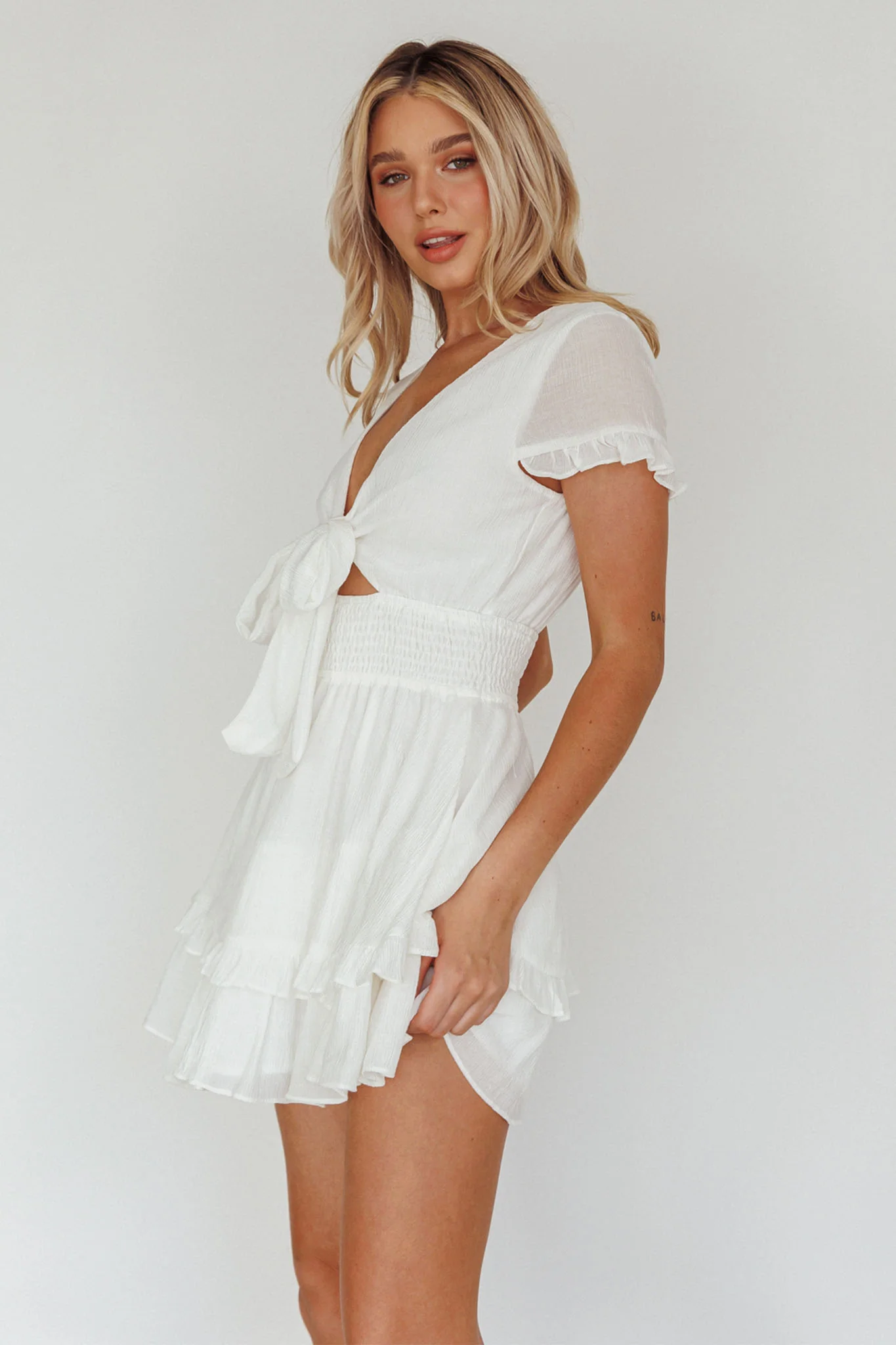 Anthea Bow-Tie Short Sleeve Frill Dress White - Image 7