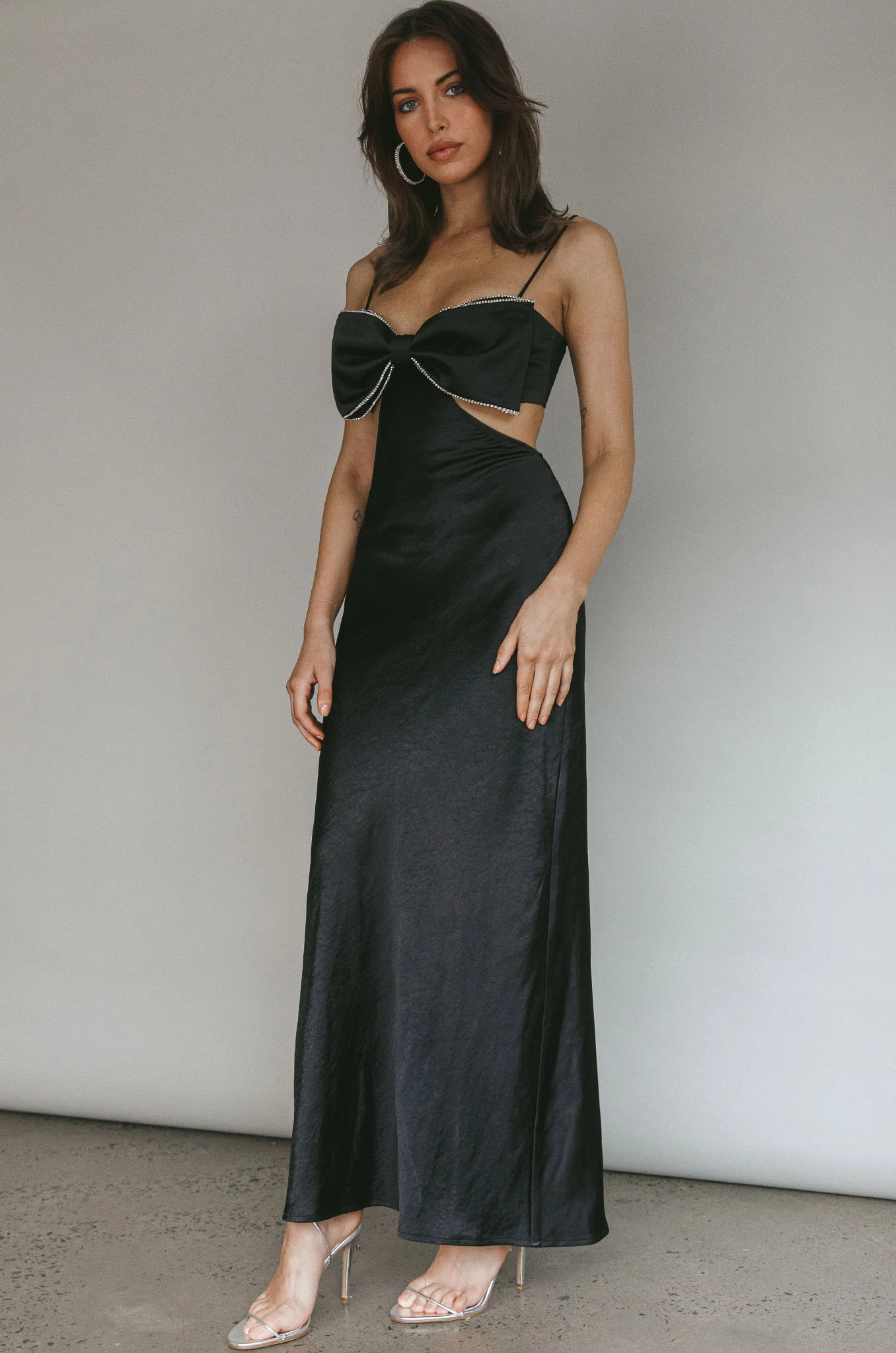 Aurelia Diamante Bow Maxi Dress Black - Image 7