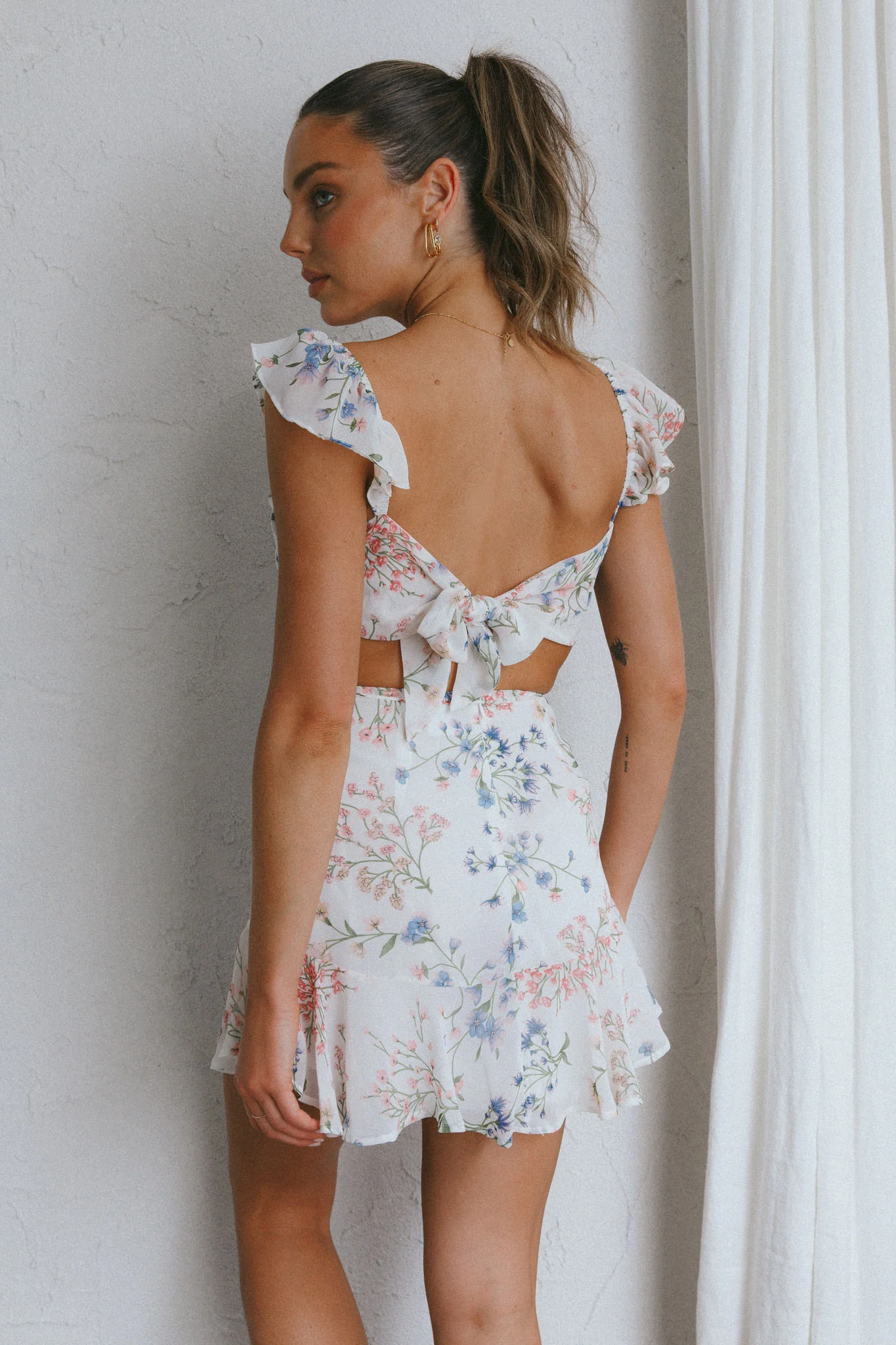 Barcelona Tied Back Mini Dress Floral White - Image 2