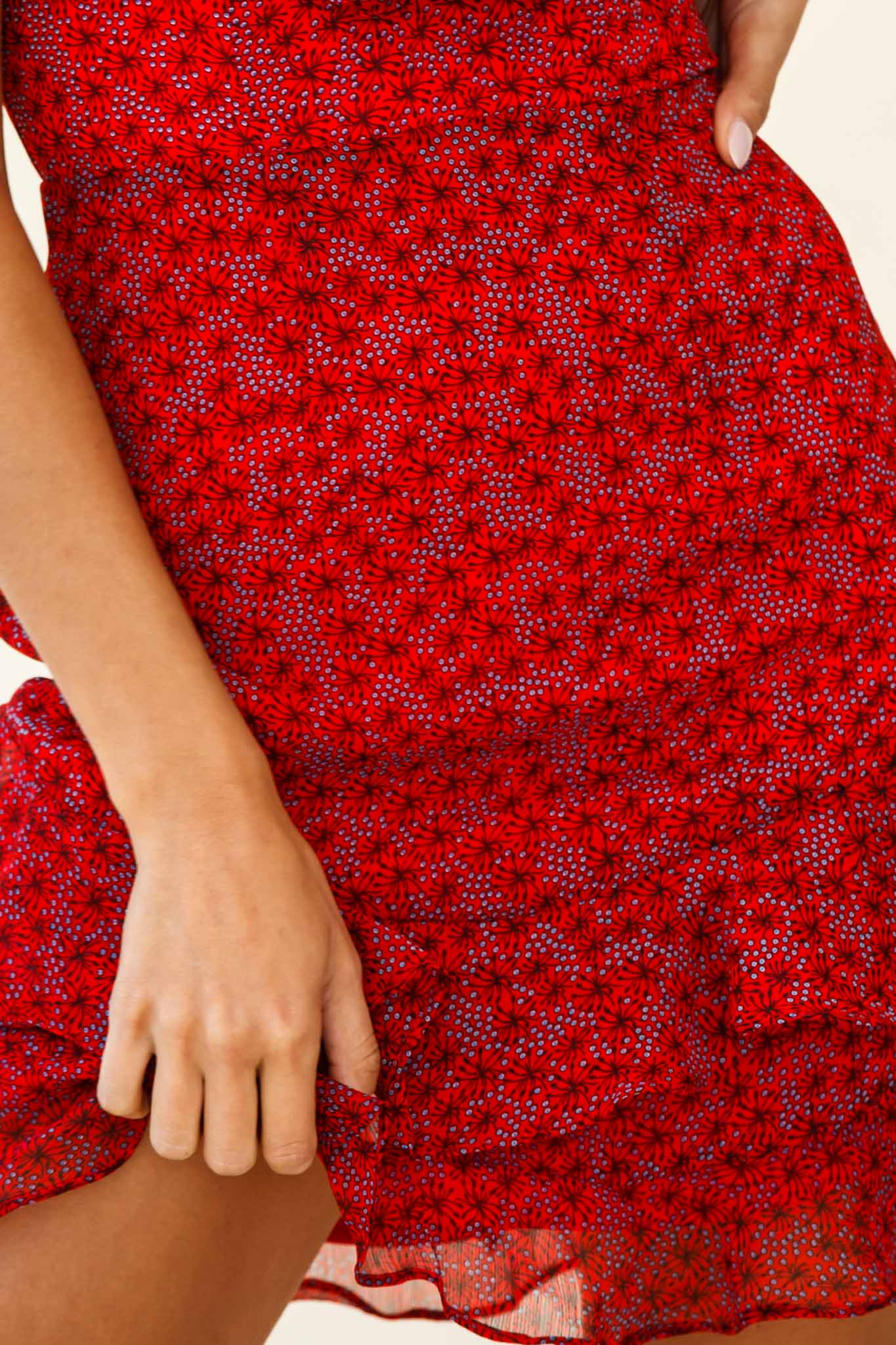 Beth Sweetheart Neckline Strapless Ruffle Dress Flower Print Red - Image 7