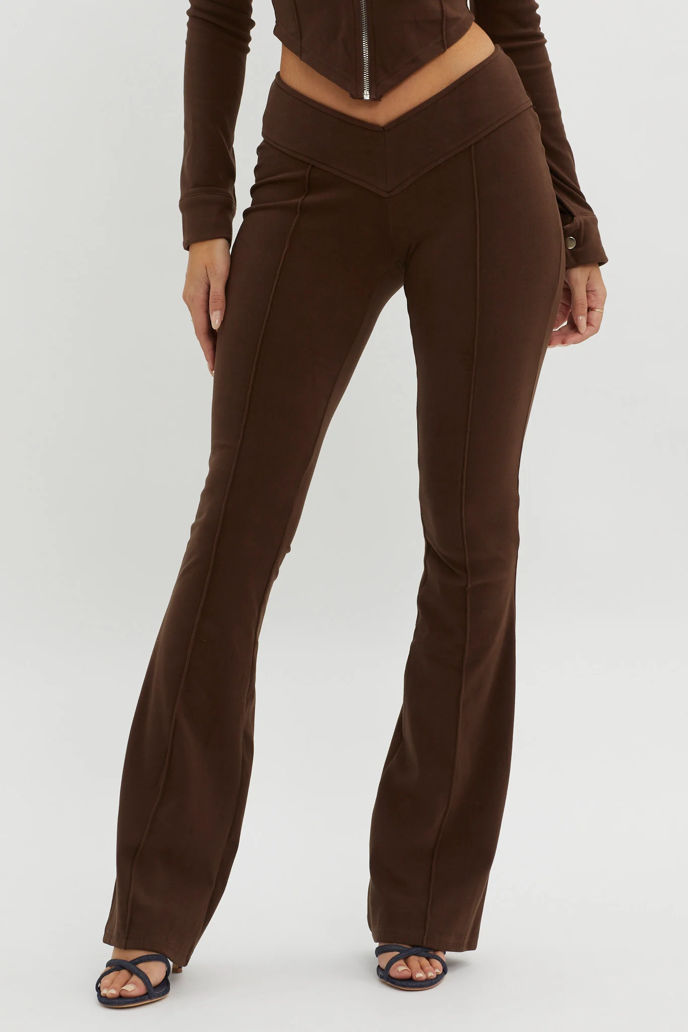 Better Not V-Waist Pants Chocolate - Image 4