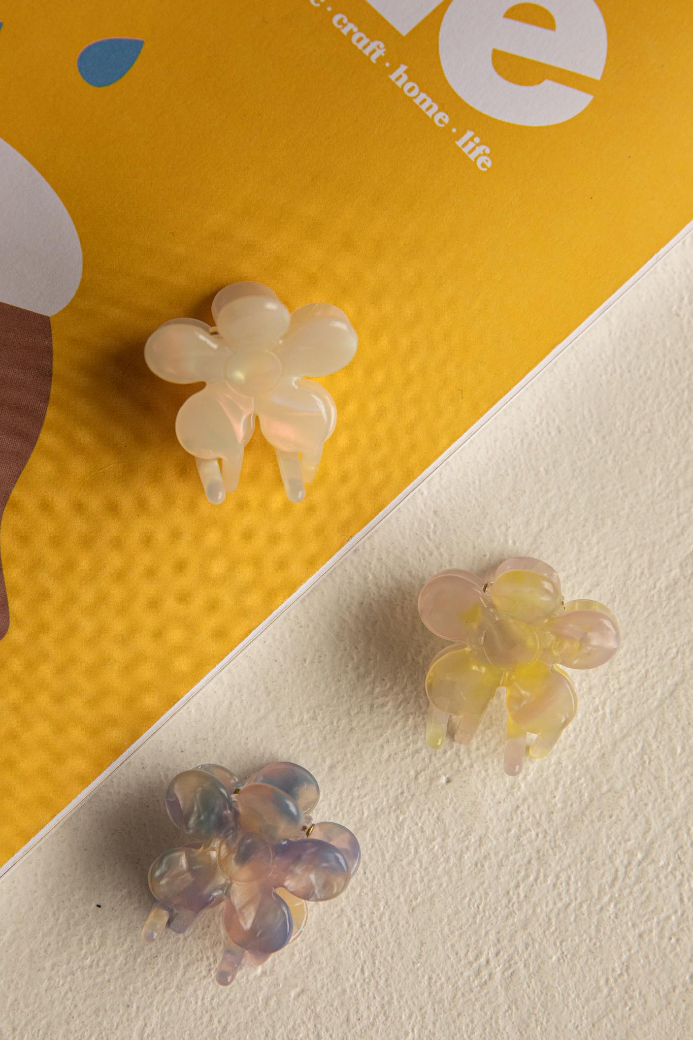 Blossom Flower Hair Clip White - Image 2