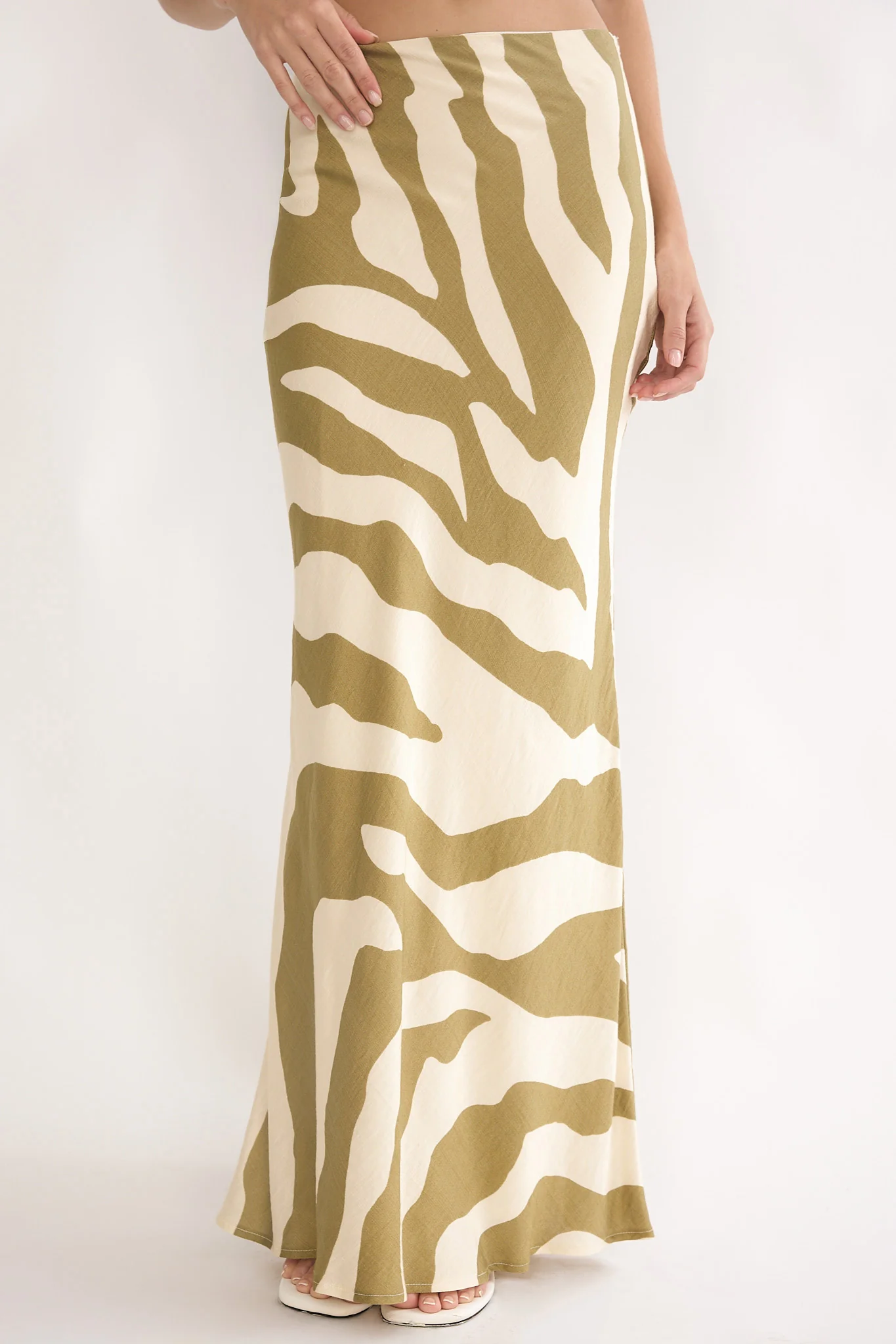 Blythe Maxi Skirt Zebra Khaki - Image 4