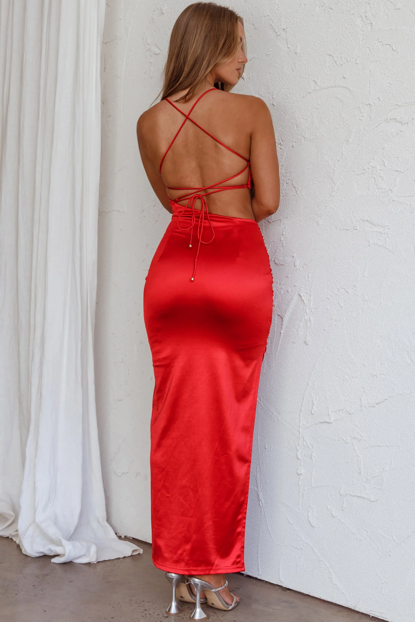 Can't Hardly Wait Cut-Out Midi Dress Red - Image 7