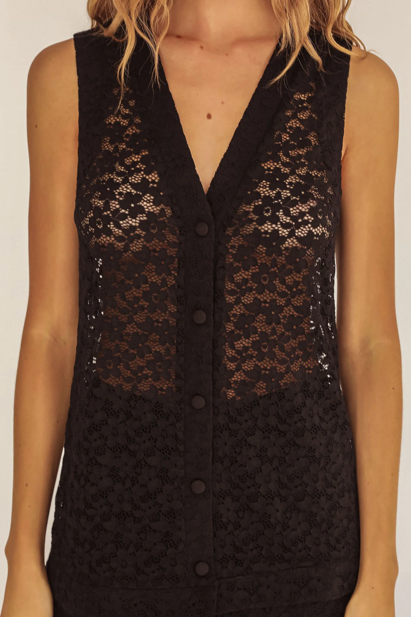 Canyons Sleeveless Button Top Lace Black - Image 3