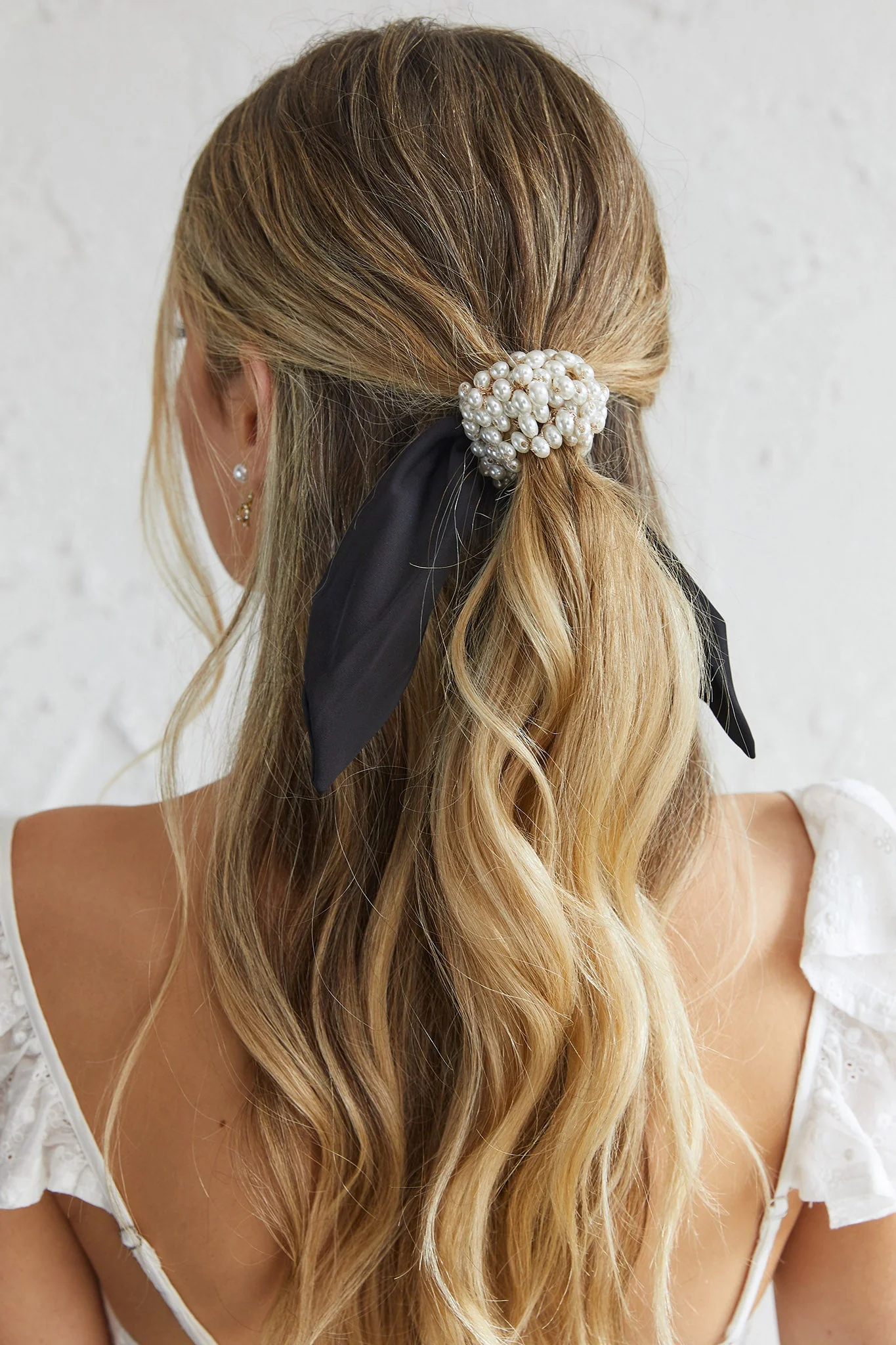 Carina Pearl & Satin Bow Hair Tie Black - Image 2