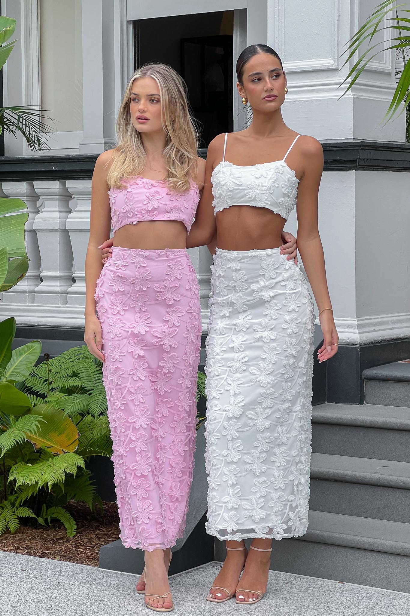 Casi Palm Tree Embroidered Maxi Skirt White - Image 3