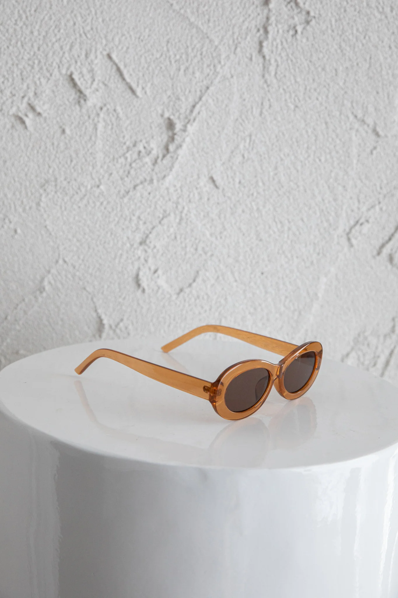 Charlie Neon Oval Sunglasses Tea - Image 3
