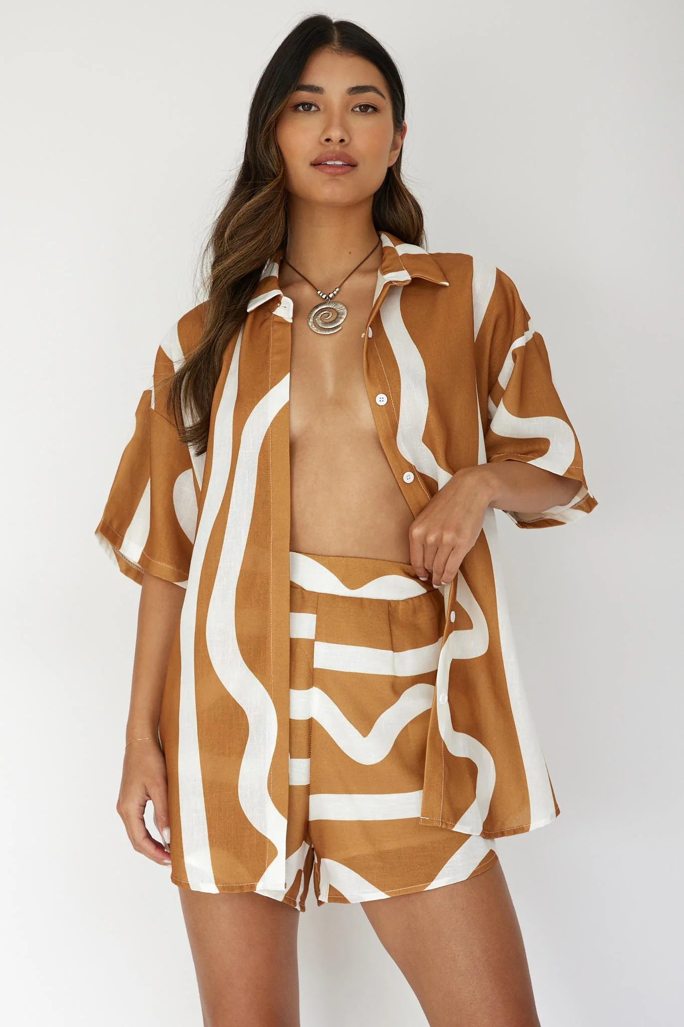 Cora Elastic Waist Shorts Print Tan - Image 2
