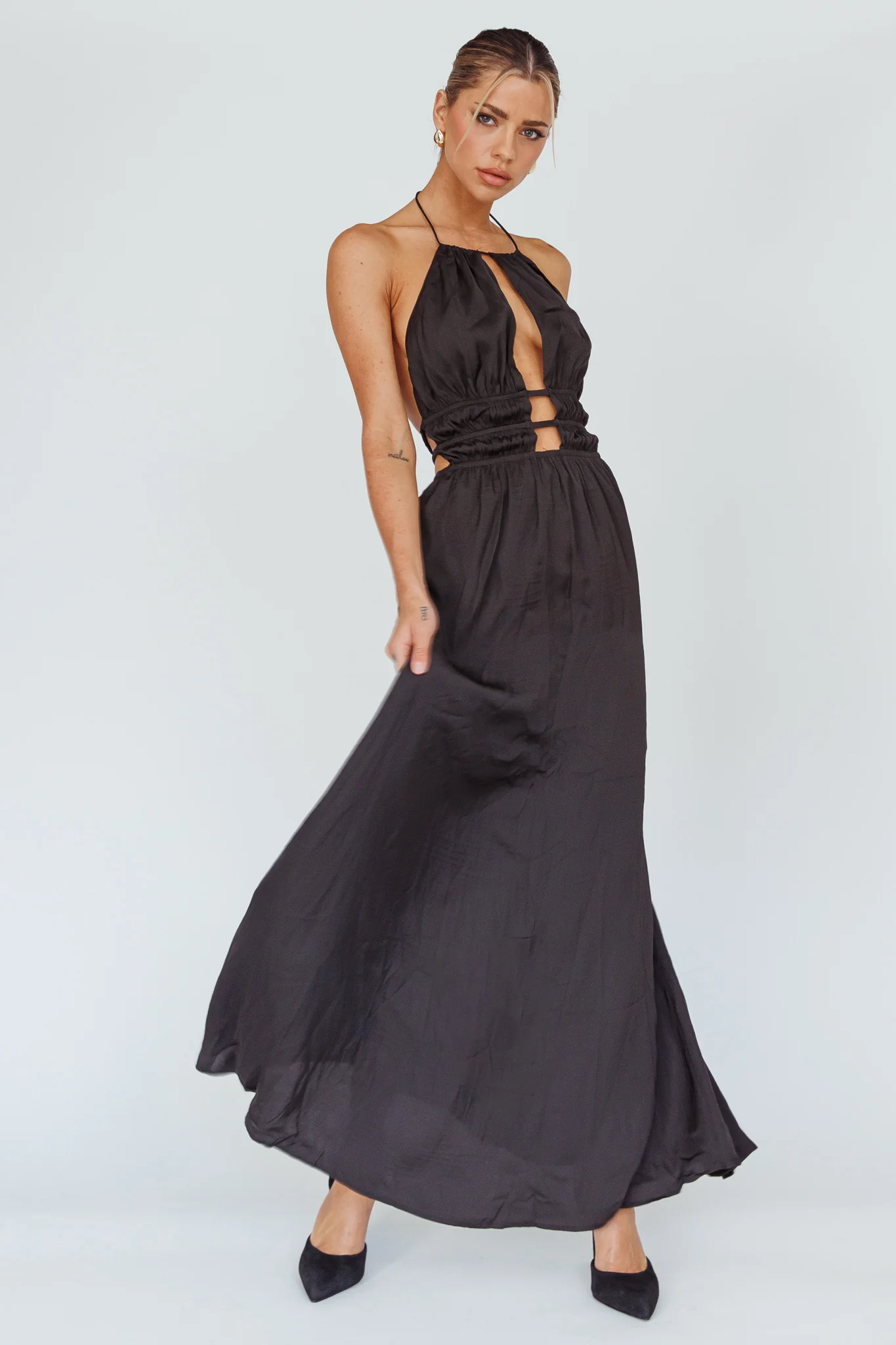 Cyndi Open Back Halterneck Maxi Dress Black - Image 5
