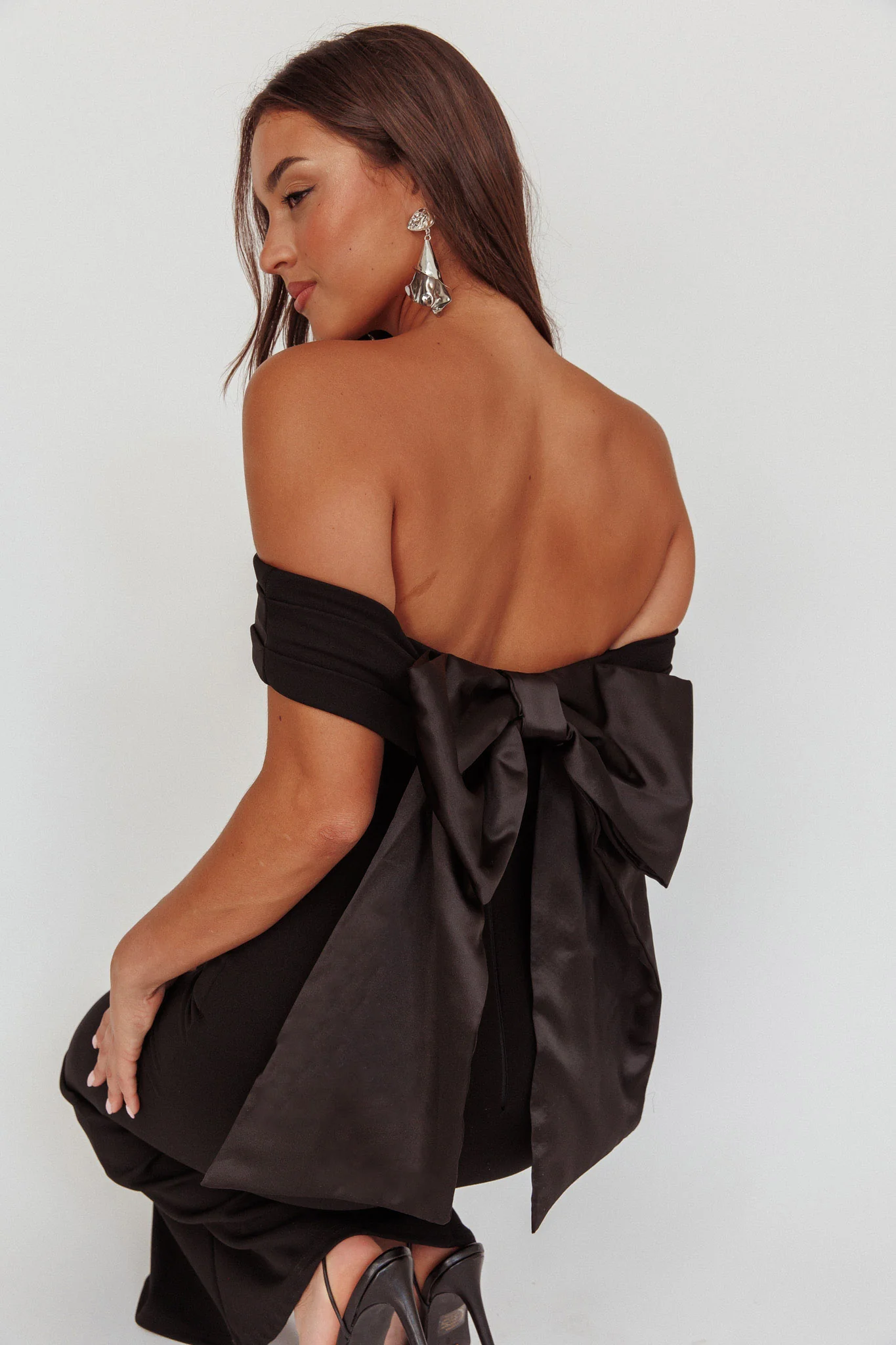 Dancing Queens Bow Back Maxi Dress Black - Image 2