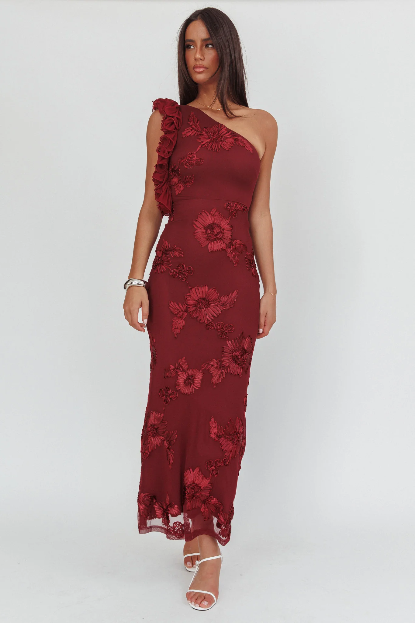 Deanna One-Shoulder Ruffle Maxi Dress Floral Texture Wine - Image 4