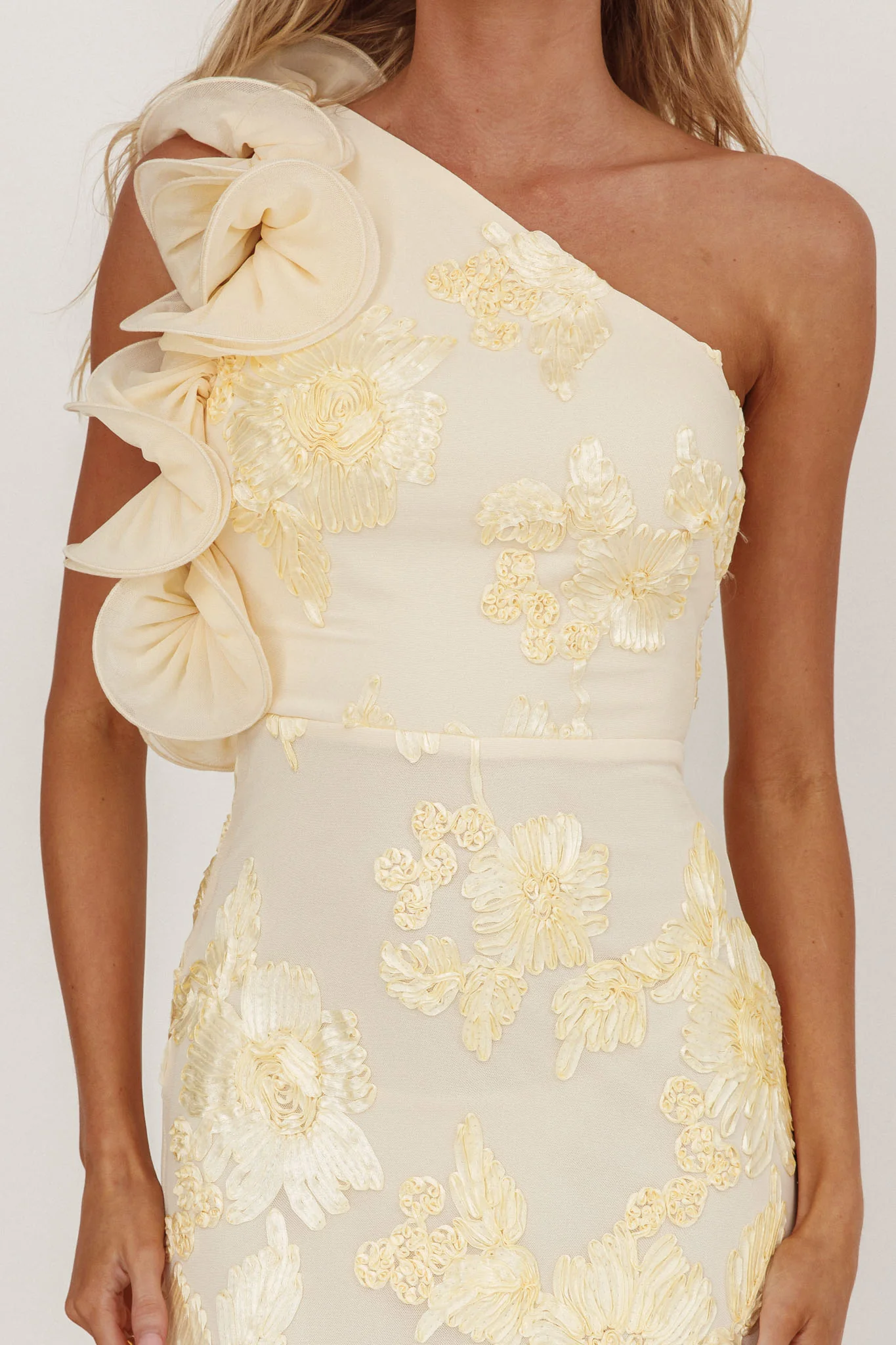 Deanna One-Shoulder Ruffle Maxi Dress Floral Texture Yellow - Image 3