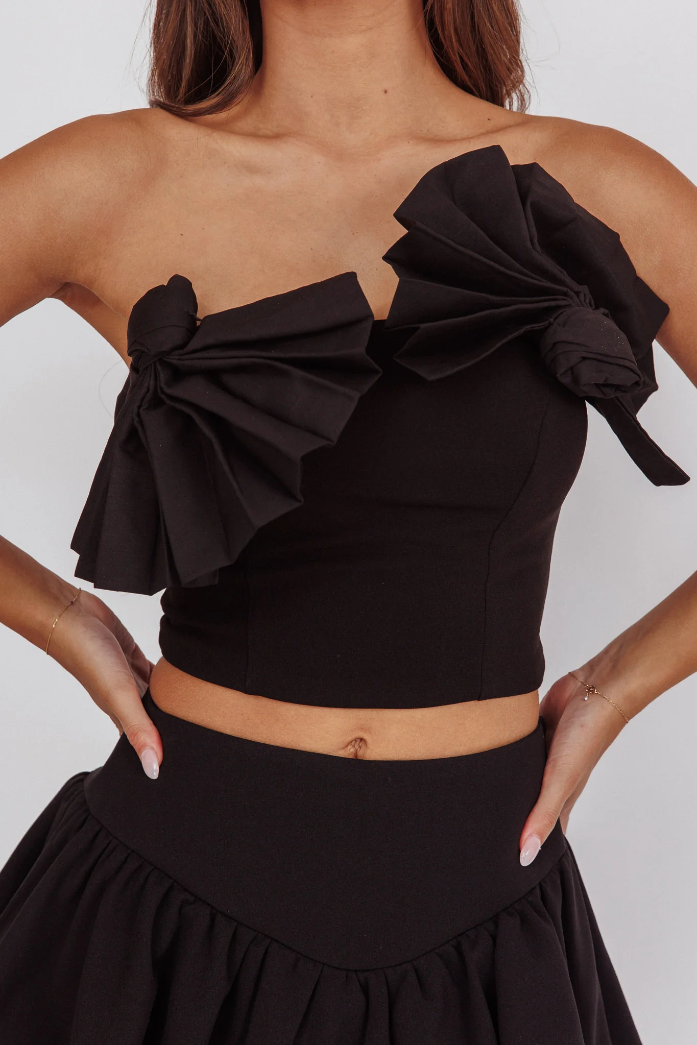 Deisi Concertina Strapless Crop Top Black - Image 3