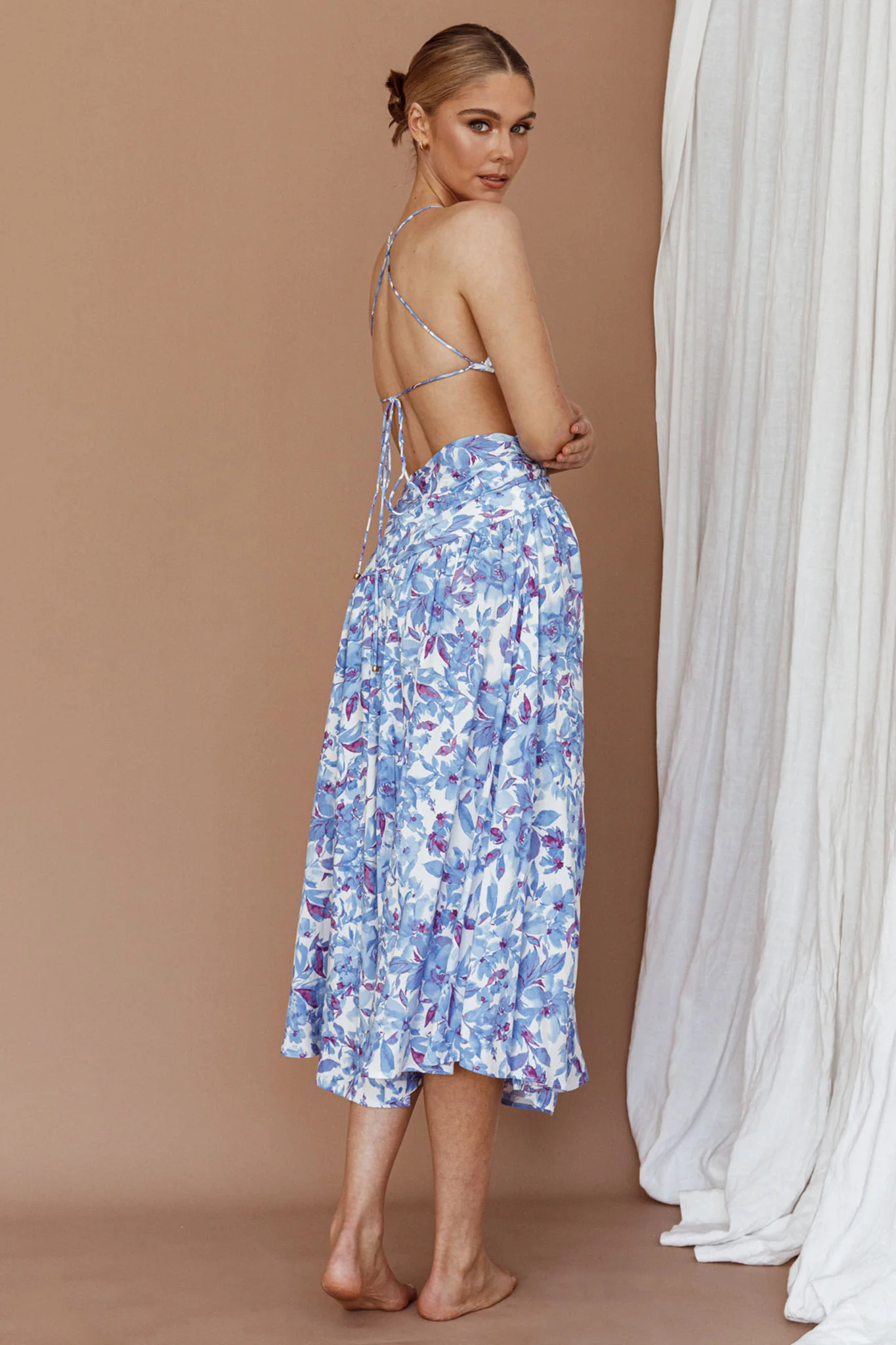 Destination Open Back Midi Dress Floral Blue - Image 2