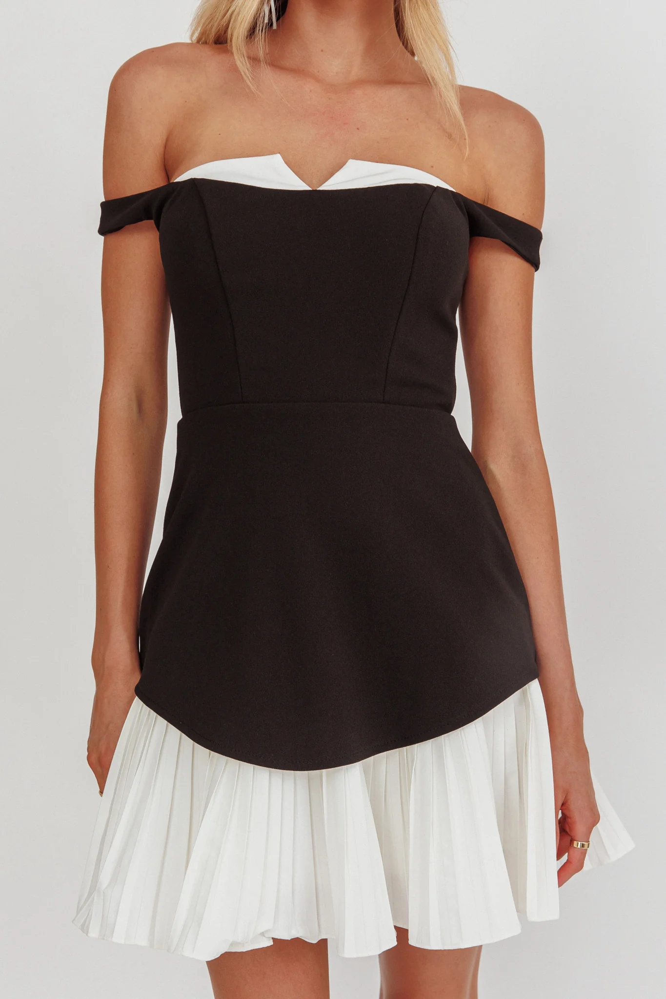 Devoted Love Pleat Hem Mini Dress Contrast Black - Image 4