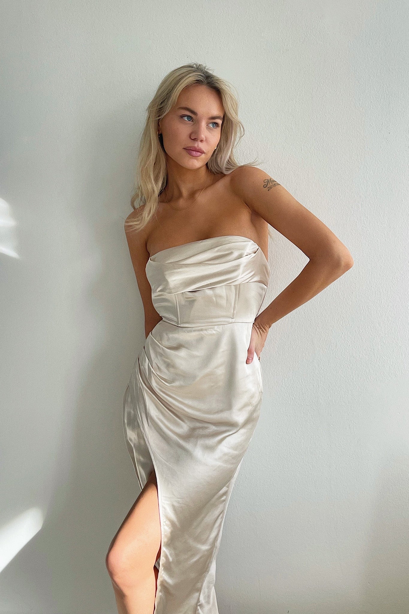Dolce Vita Cowl Bust Strapless Midi Dress Champagne - Image 6