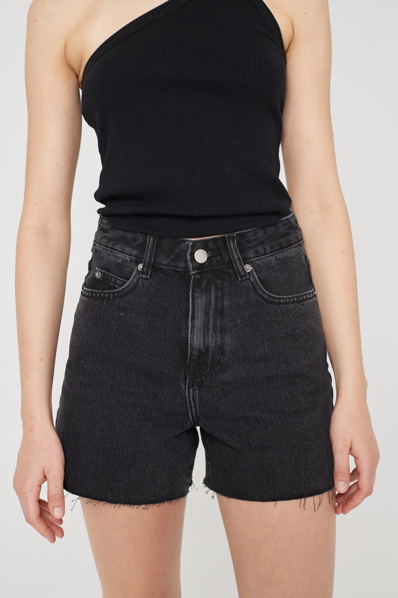 DR DENIM Nora Shorts Black Retro - Image 4