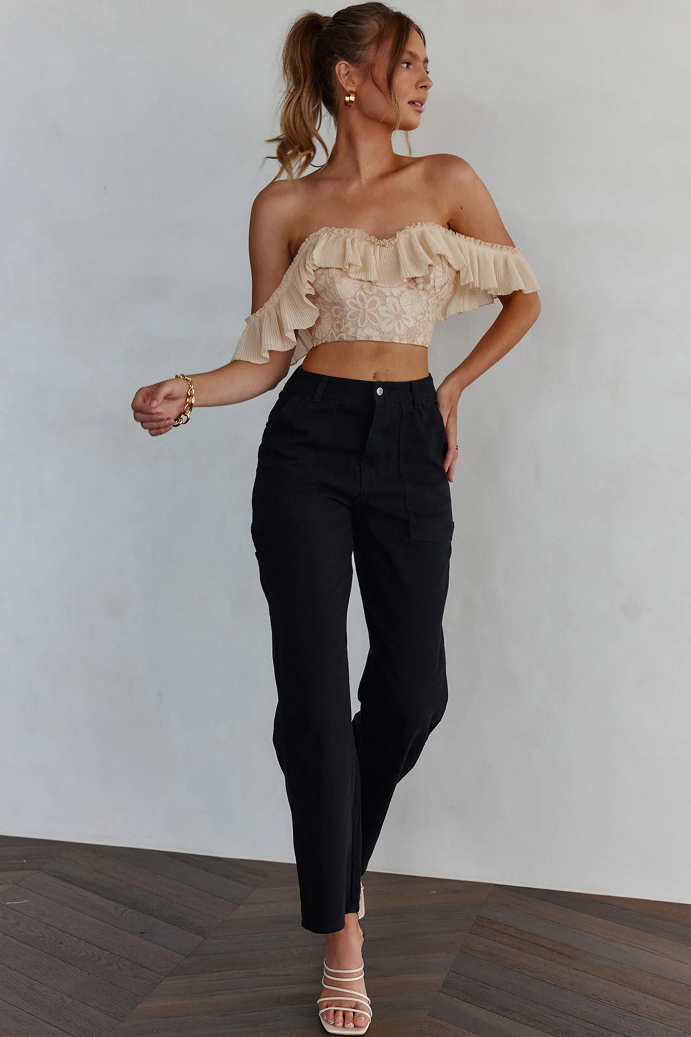 Dreamy On Or Off-Shoulder Frill Crop Top Nude - Image 3