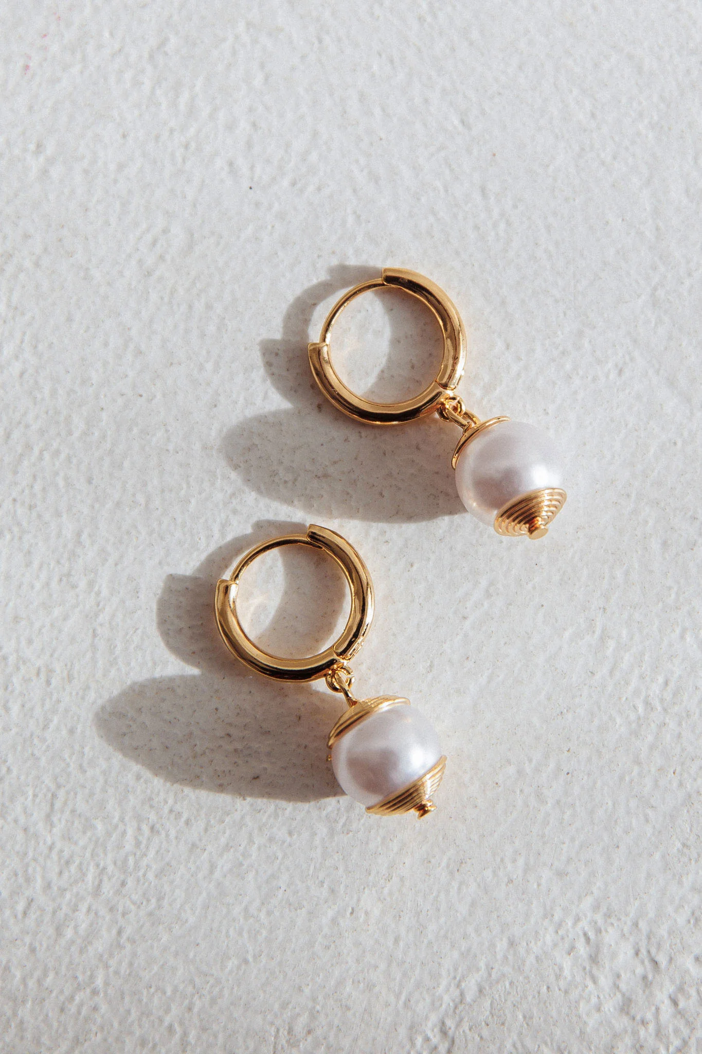 Ebony Drop Pearl Earrings Gold - Image 3