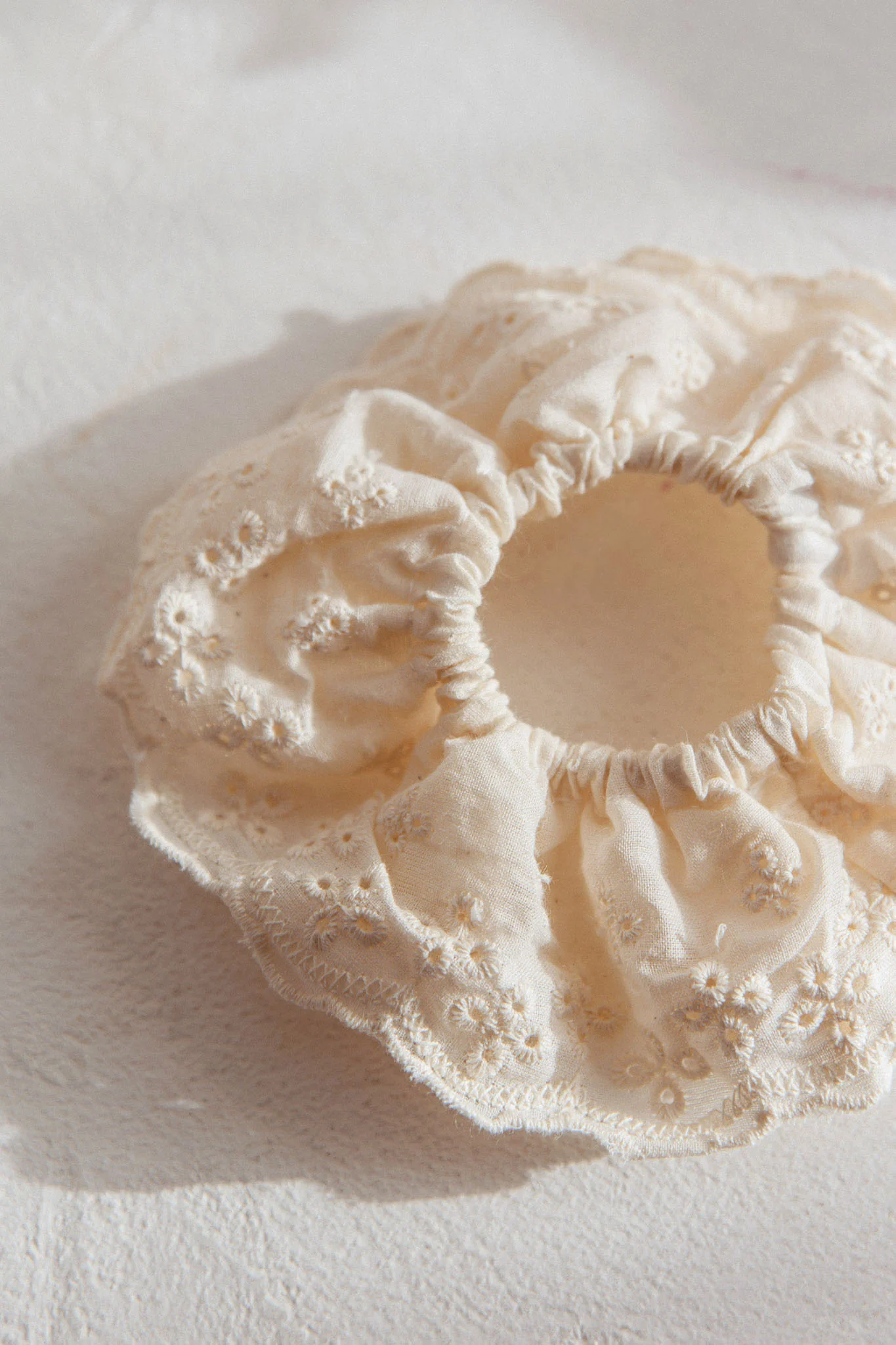 Emily Lace Scrunchie White - Image 4