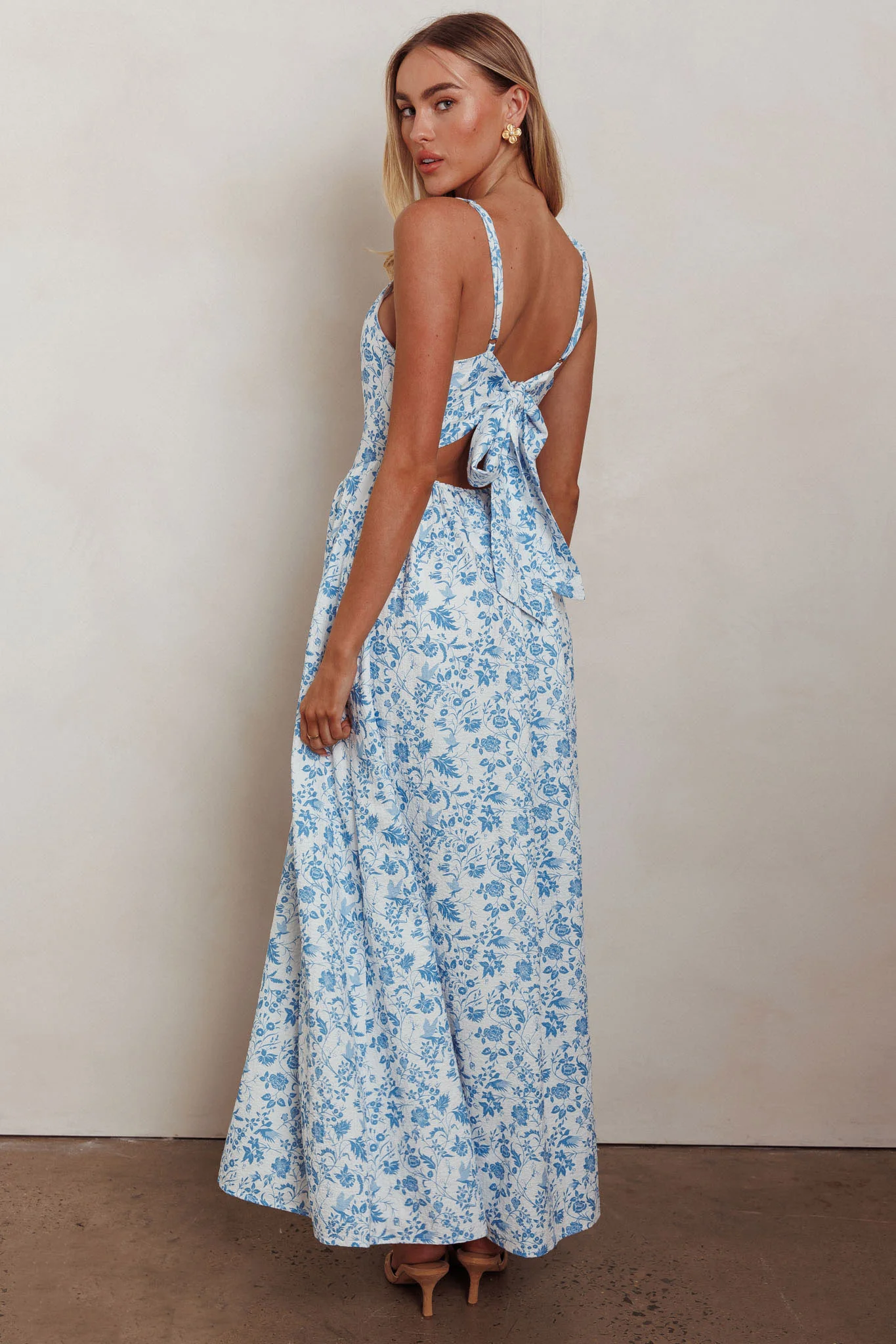 Enchanted Leaf Floral Print A-Line Maxi Dress Blue - Image 3