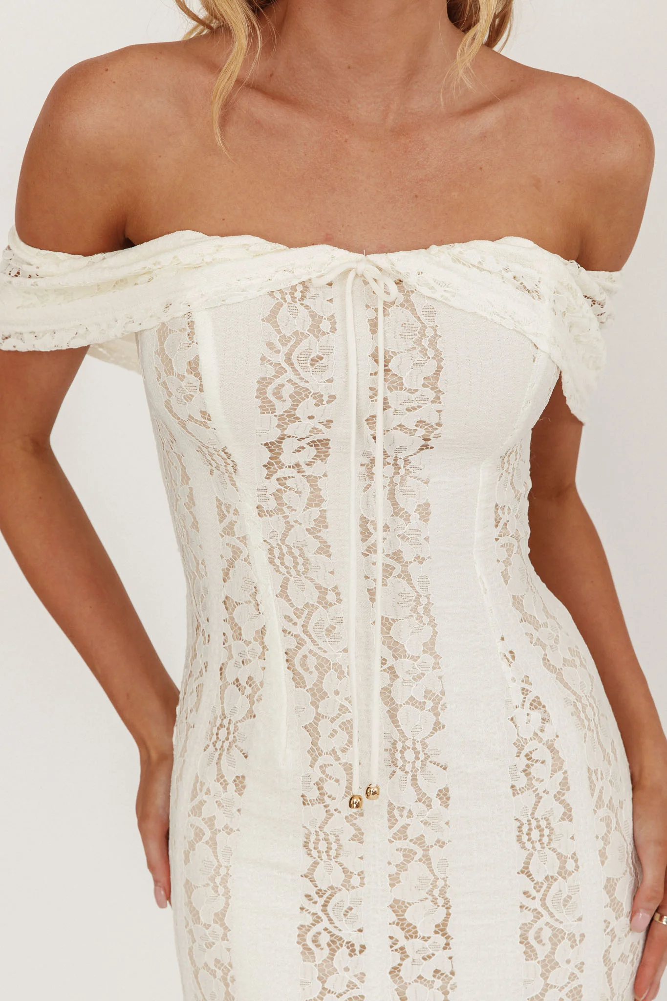 Enigma Off-Shoulder Maxi Dress Lace Cream - Image 3