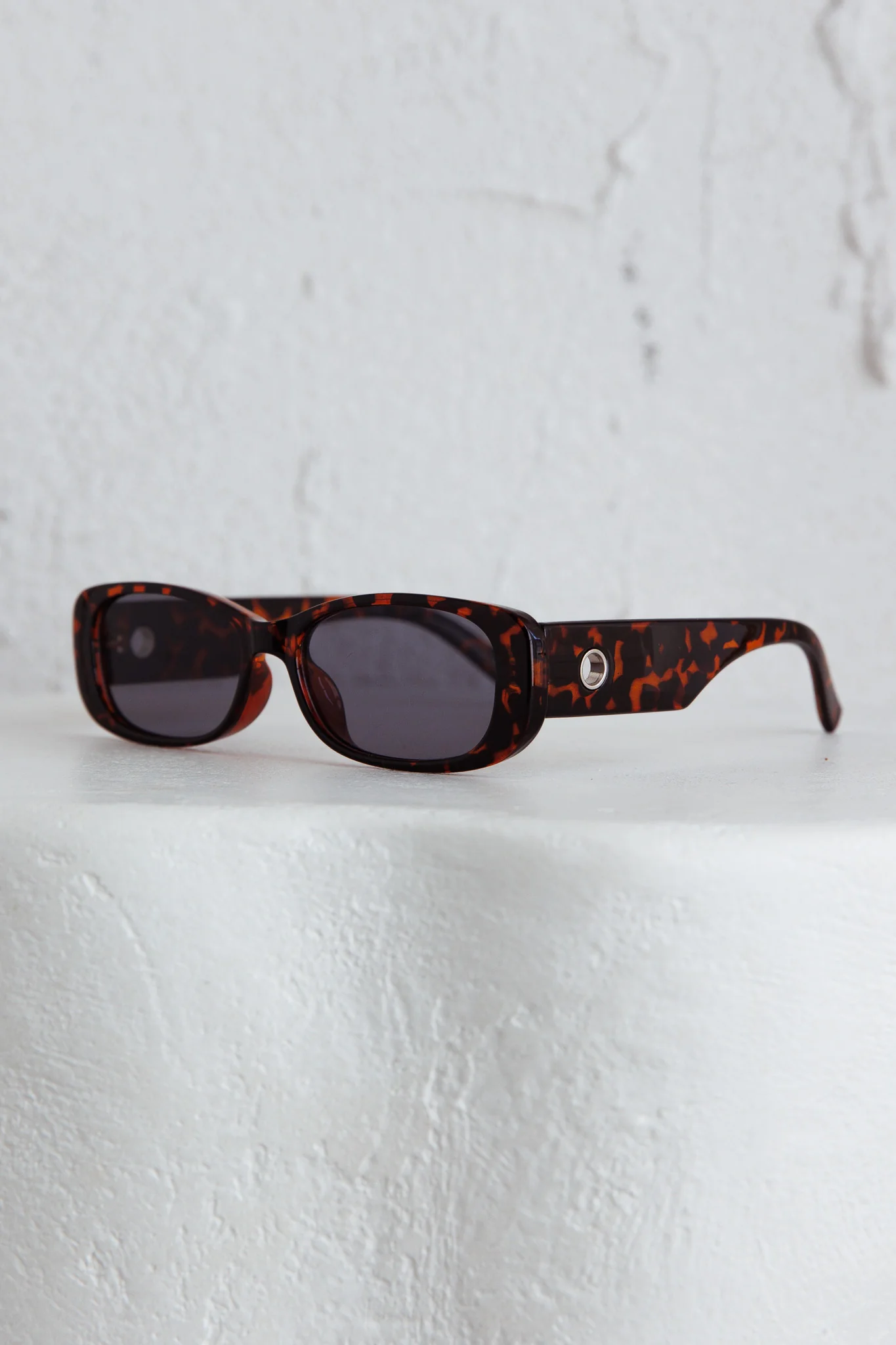 Eola Retro Sunglasses Tort - Image 2