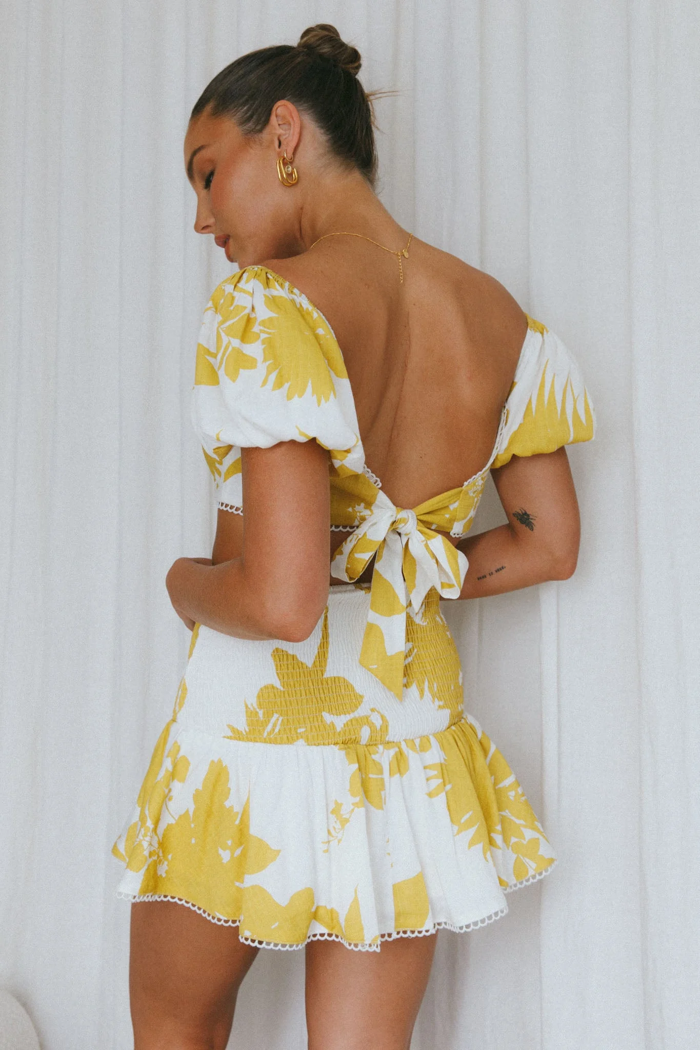 Escape With Me Tied Back Crop Top Printed Mustard - Image 2