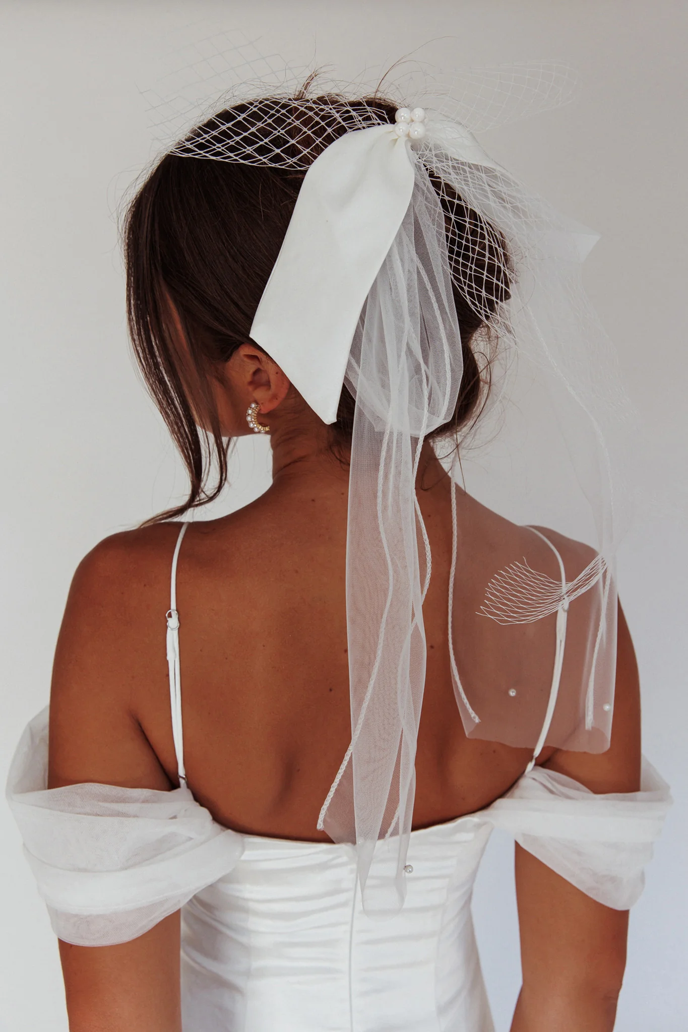 Esther Pearl & Bow Bridal Veil White - Image 6