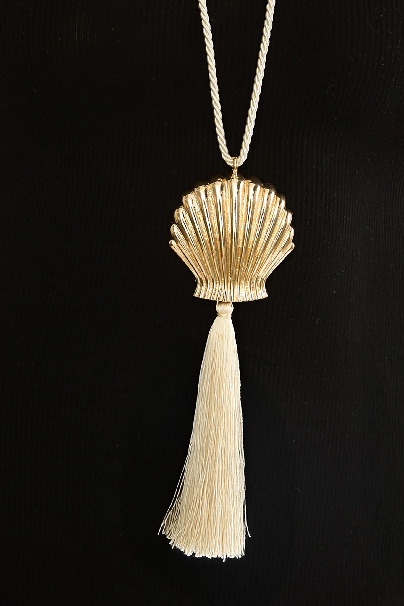 Fioren Shell Tassel Necklace Gold/Ivory - Image 3