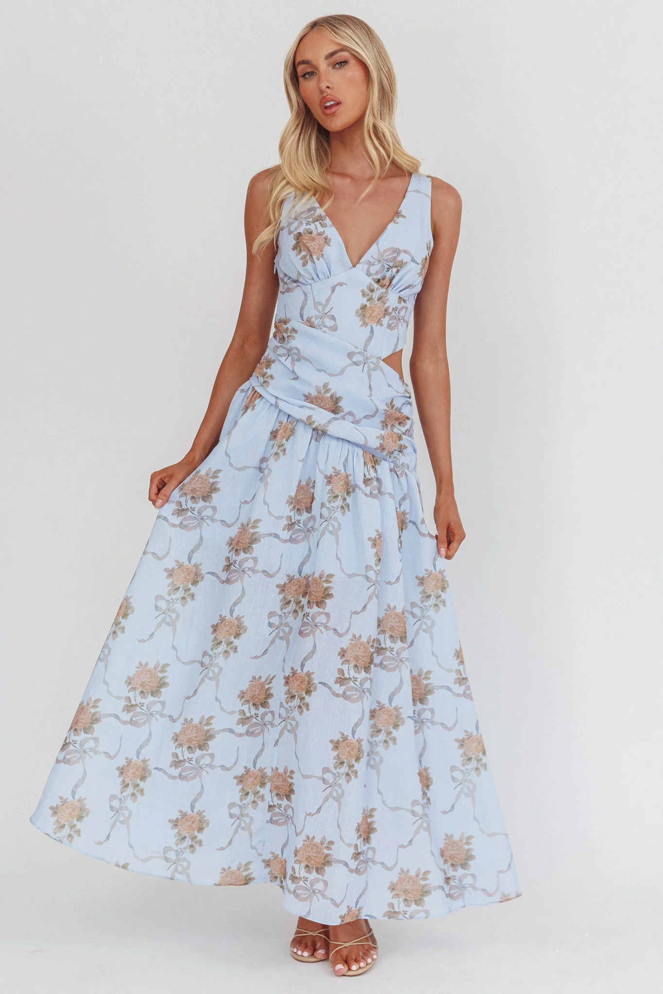 First Dates Waist Cut-Out Maxi Dress Floral Blue