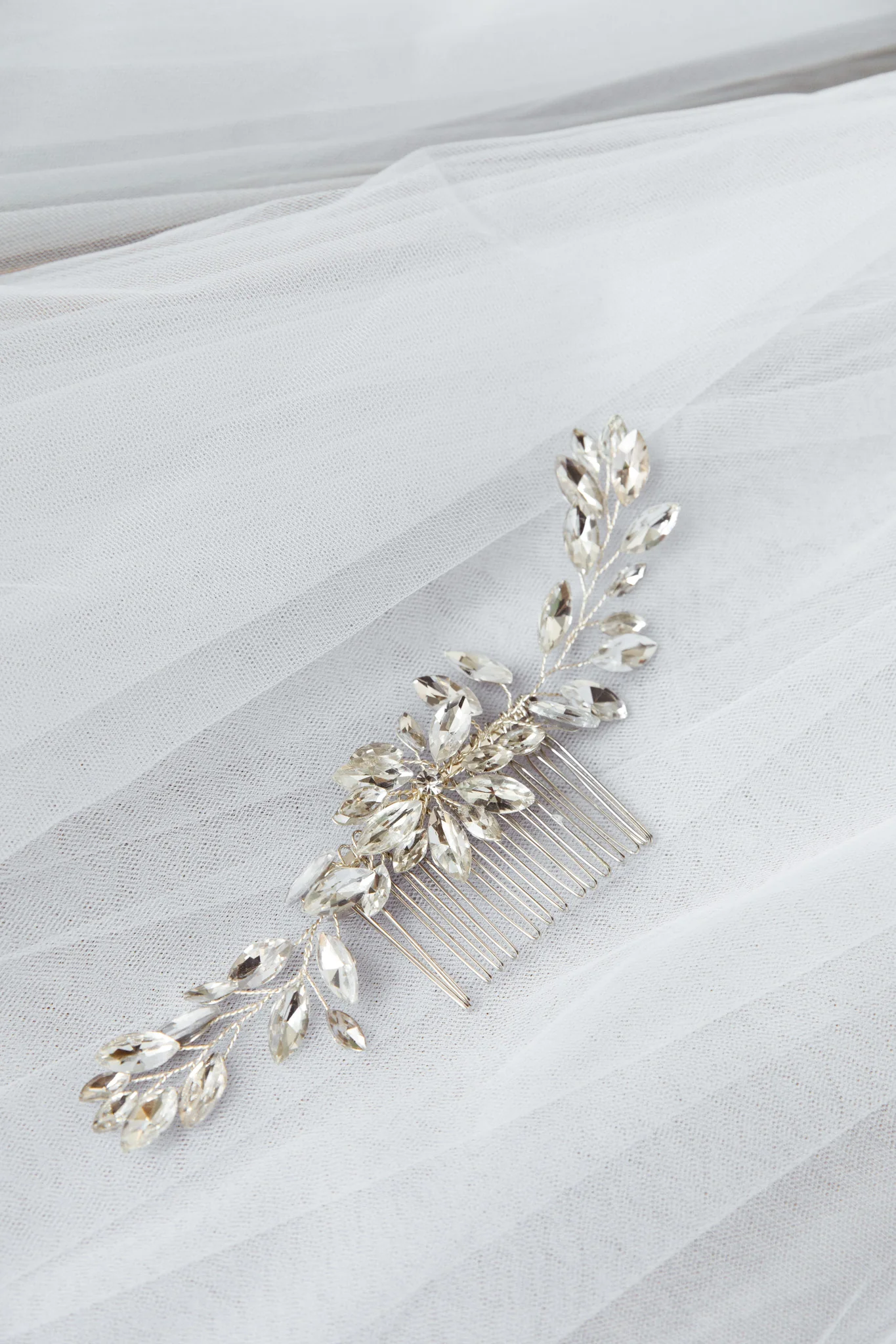 Flower & Crystal Hair Comb - Image 2