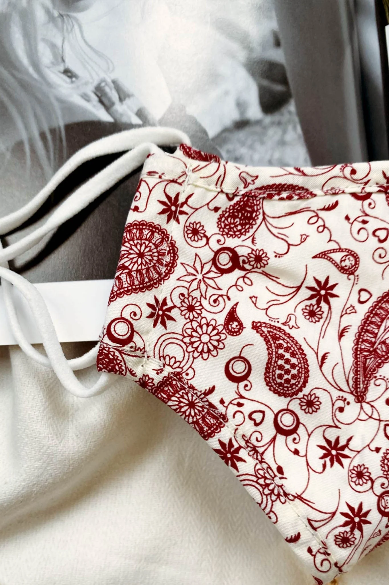 Frankie Mask Paisley Print Red - Image 2
