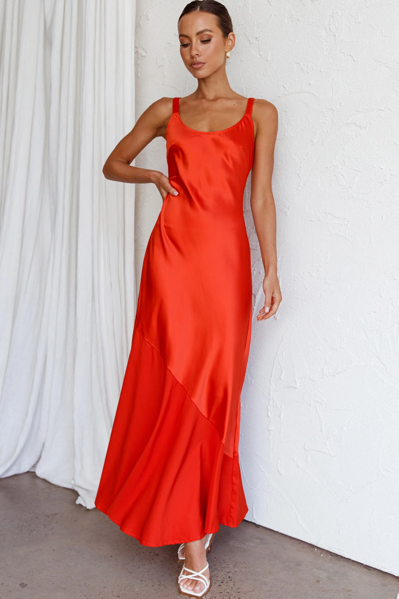 Front Row Scoop Neck Midi Dress Tangerine - Image 3