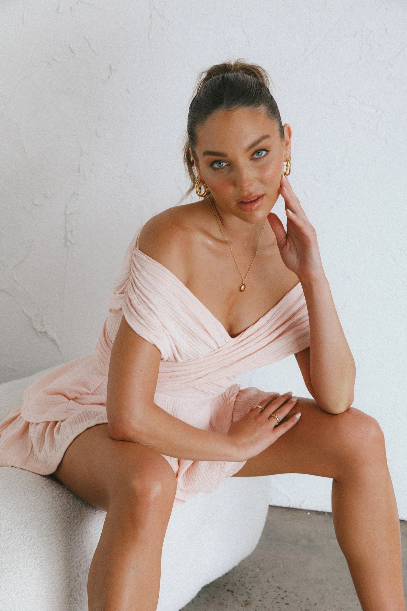 Glory Crossover Bust Layered Hem Romper Blush - Image 4