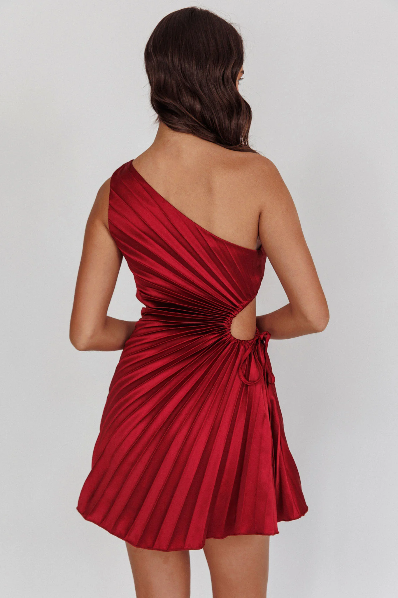Glow Ray One-Shoulder Pleat Dress Wine - Image 2
