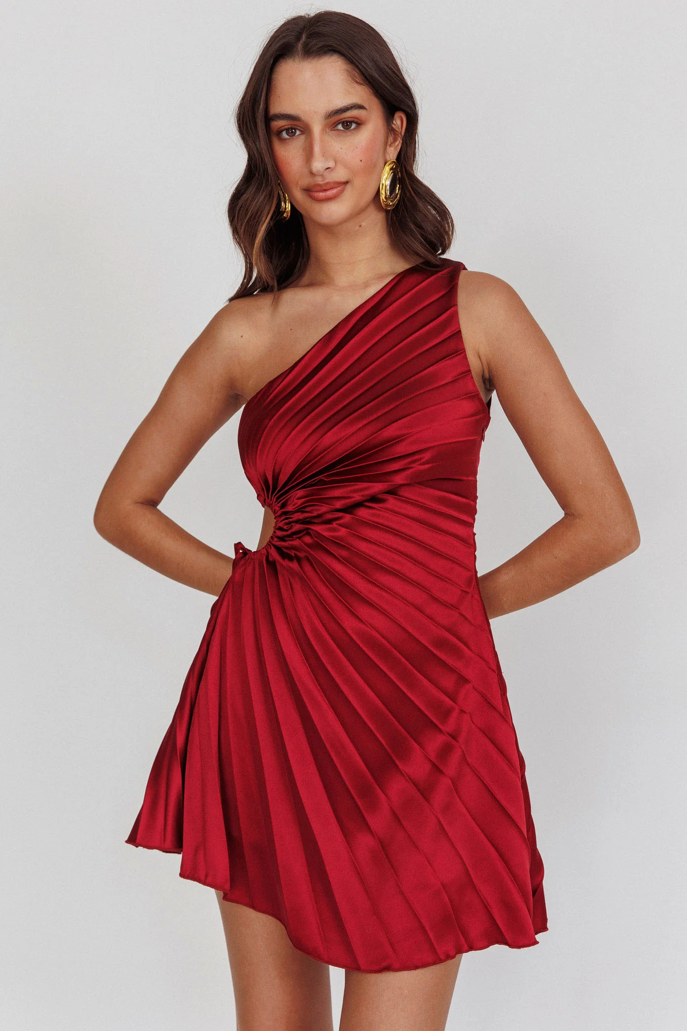 Glow Ray One-Shoulder Pleat Dress Wine - Image 4