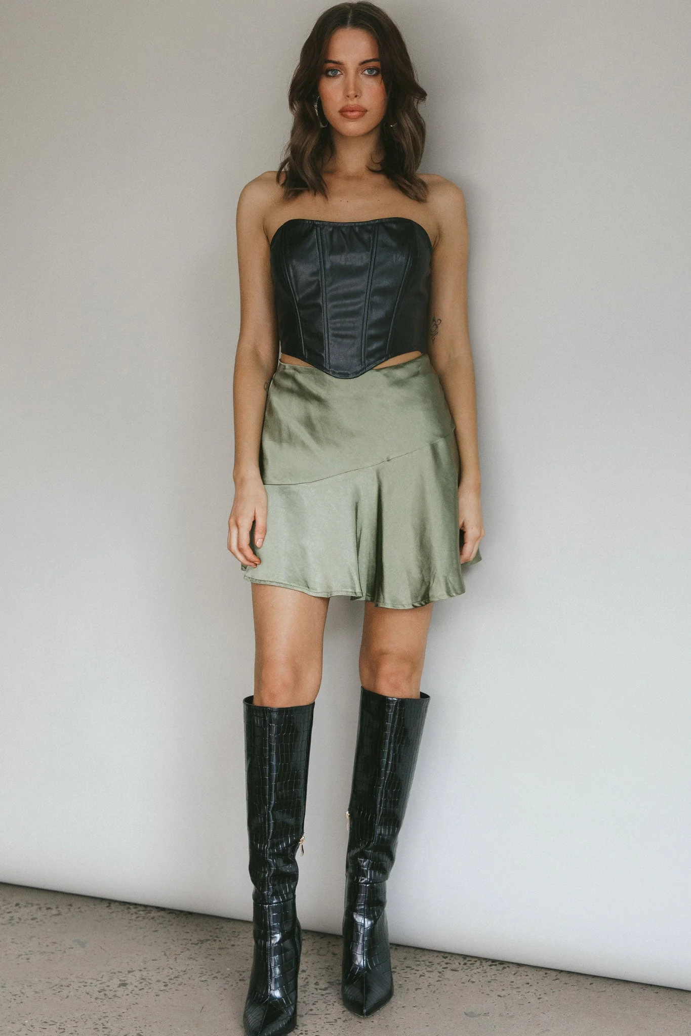 Gwyneth Flounce Mini Skirt Khaki - Image 5