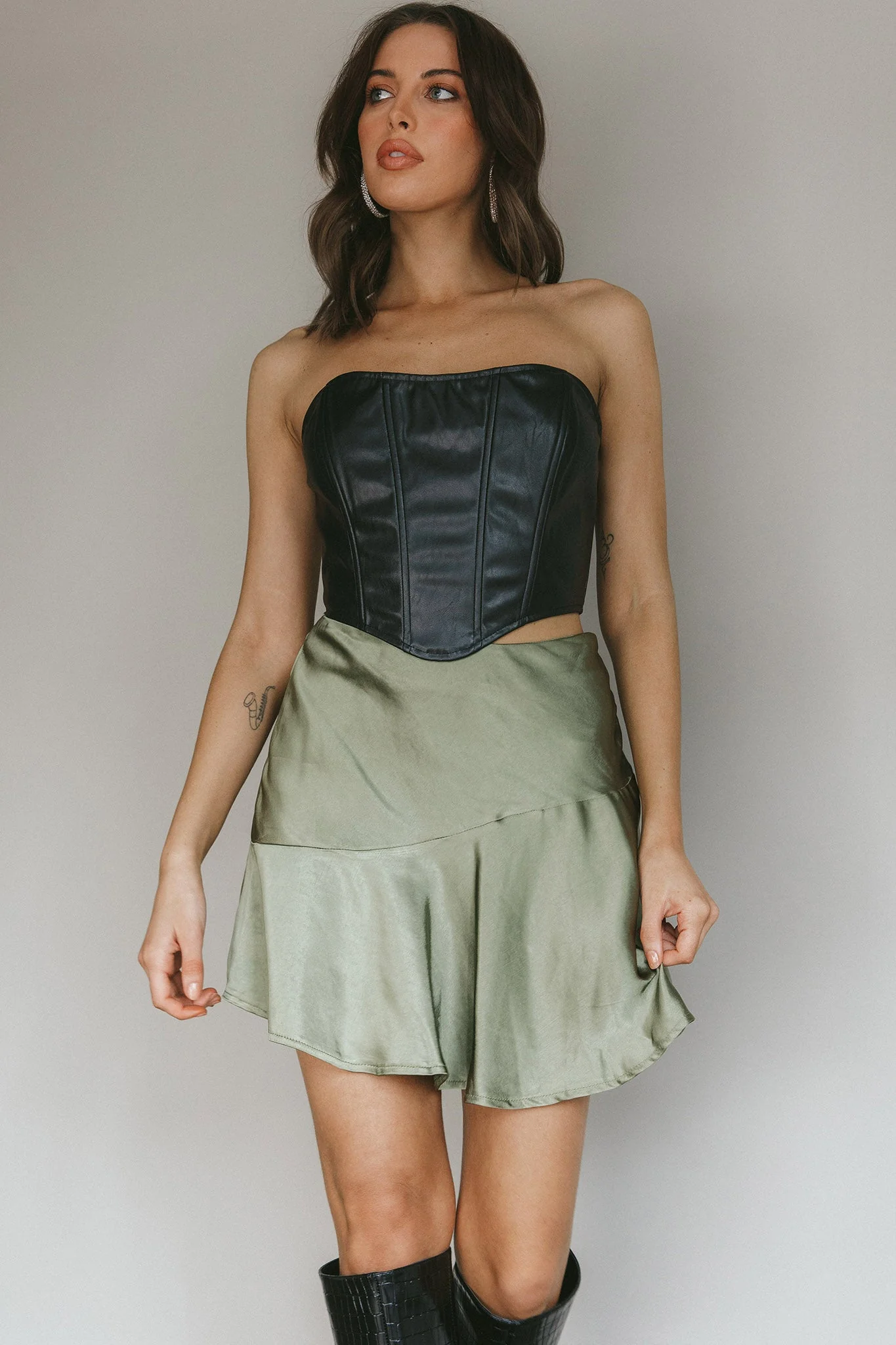 Gwyneth Flounce Mini Skirt Khaki - Image 6