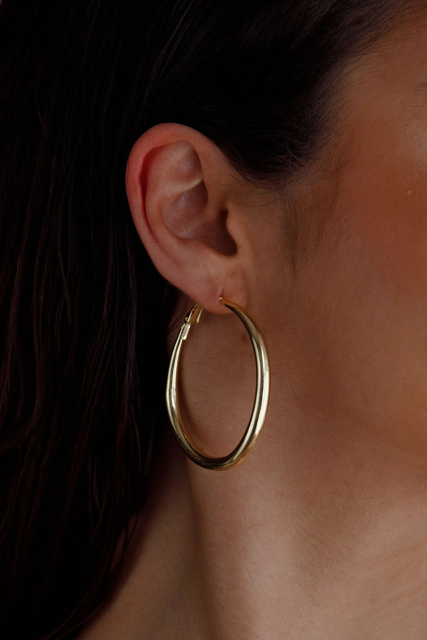 Hailey Large Hoop Earrings Gold - Image 2