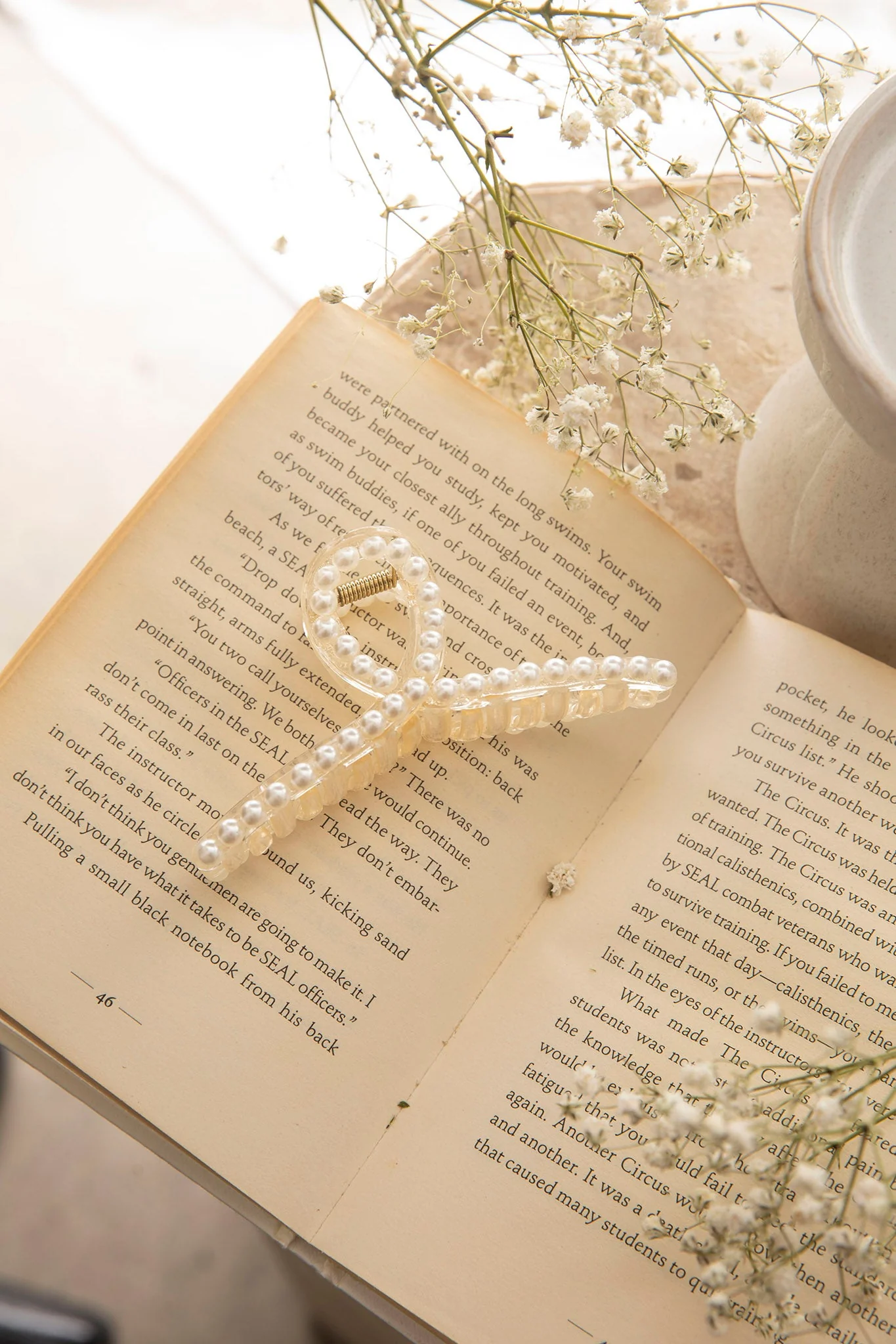 Hannah Pearl Twist Hair Clip Clear - Image 2