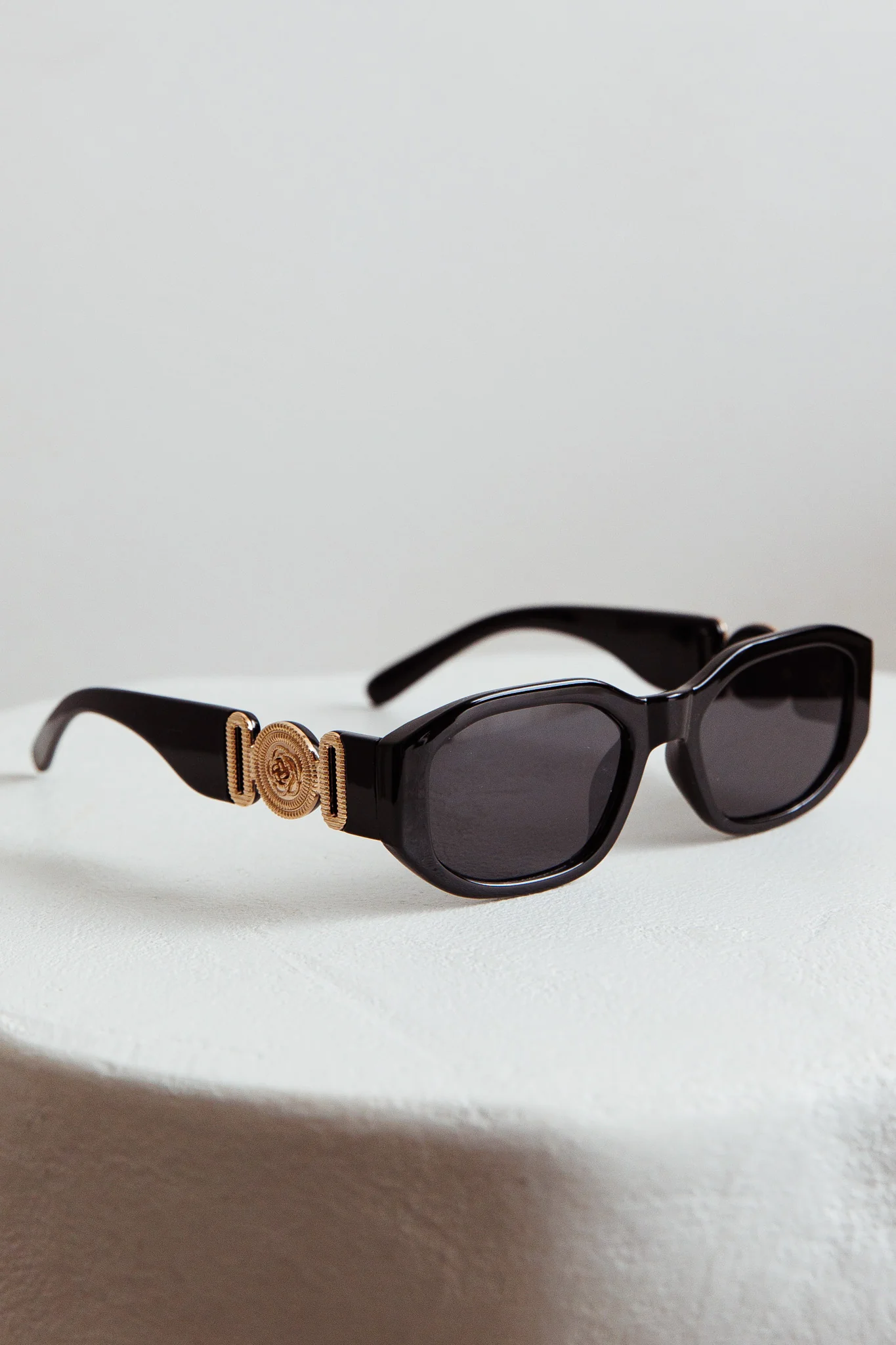 Heartfelt Square Sunglasses Black - Image 3