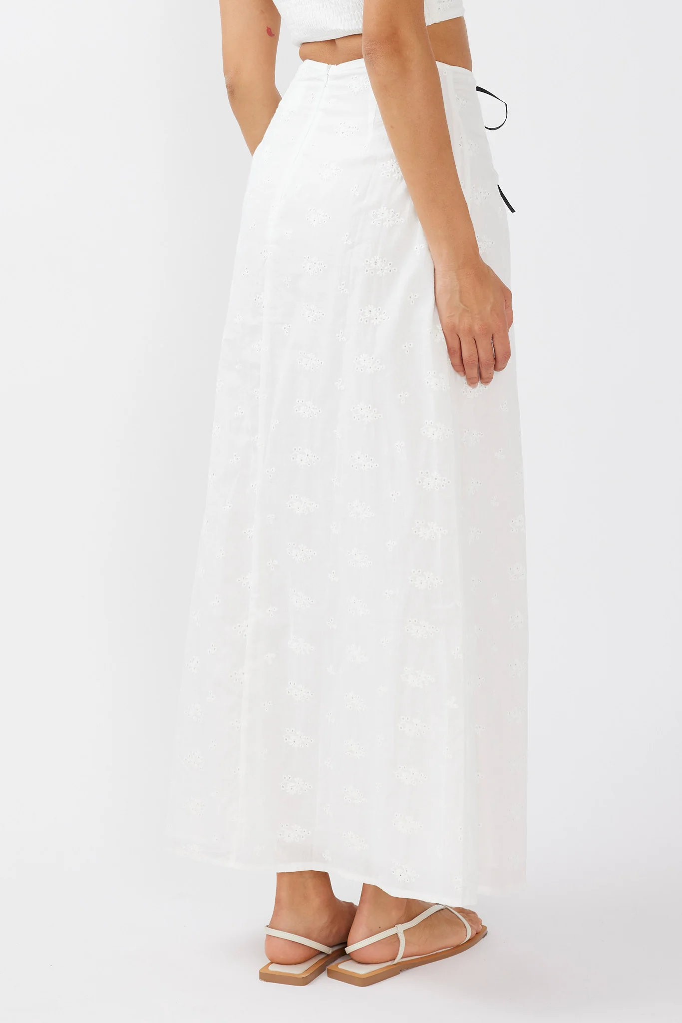 Helga Eyelet Embroidery Bow Maxi Skirt White - Image 12