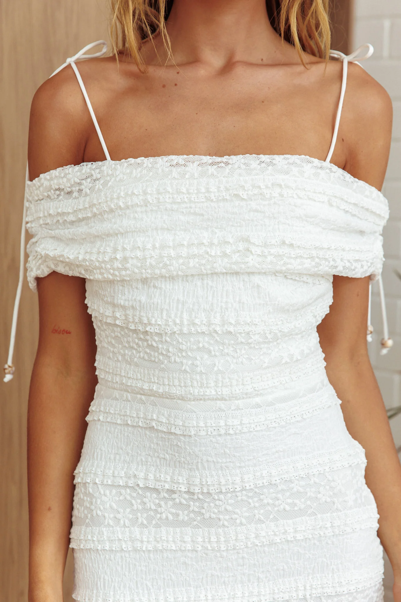High Tides Off-Shoulder Maxi Dress Textured White - Image 4