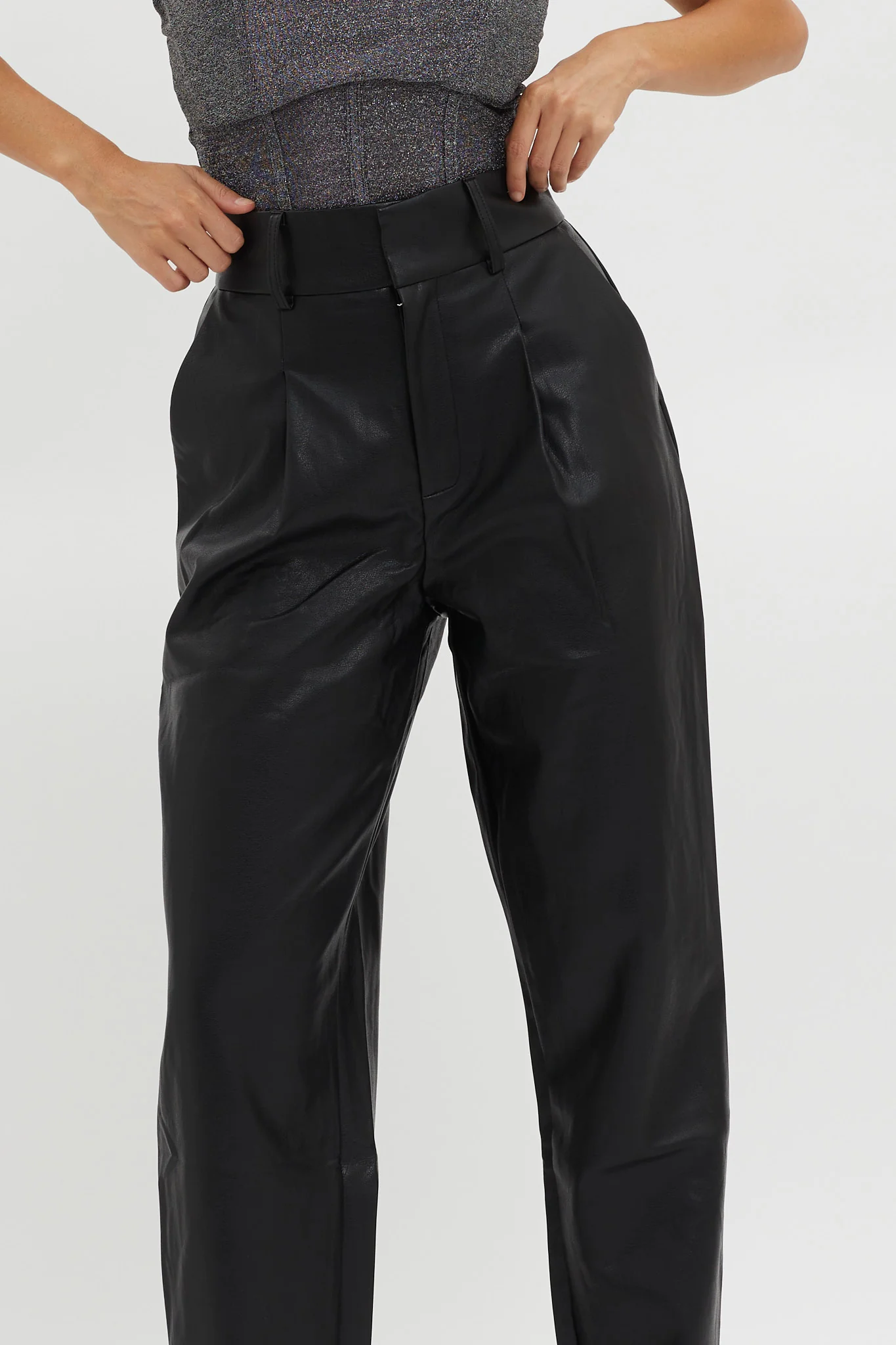 In Theory Faux Leather Pants Black - Image 3